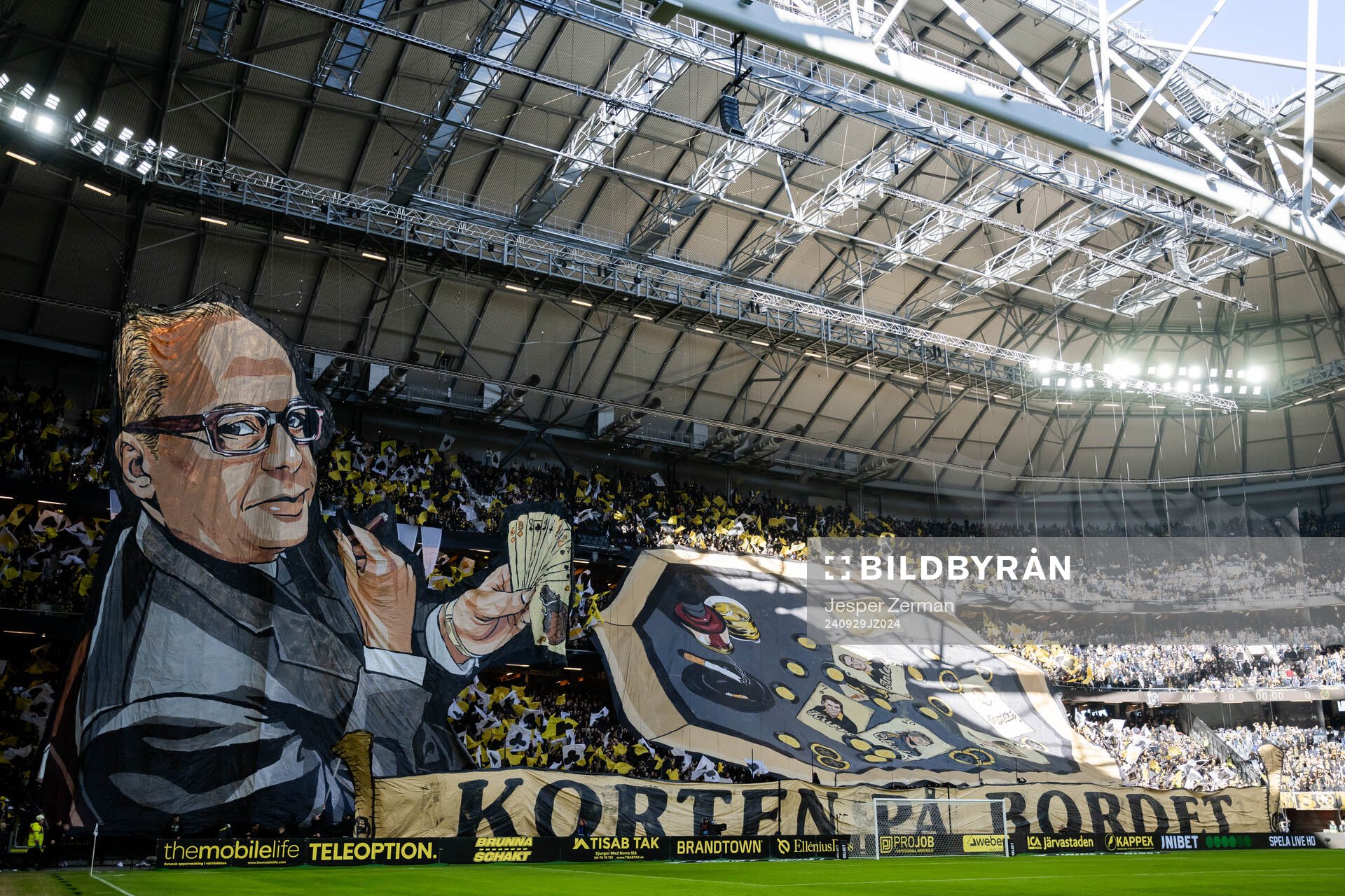AIKs supportrar med tifo