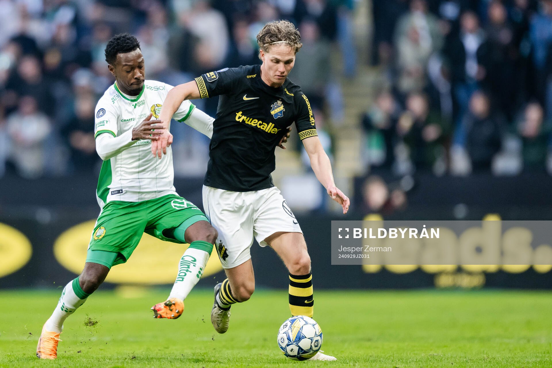 Hammarbys Bouzomana Toure och AIKs Onni Valakari