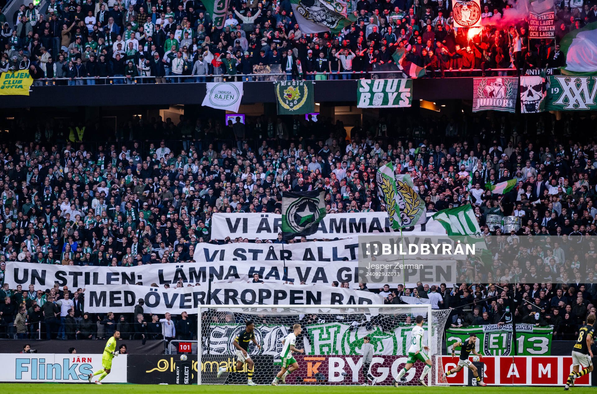Hammarbys supportar med en banderoll