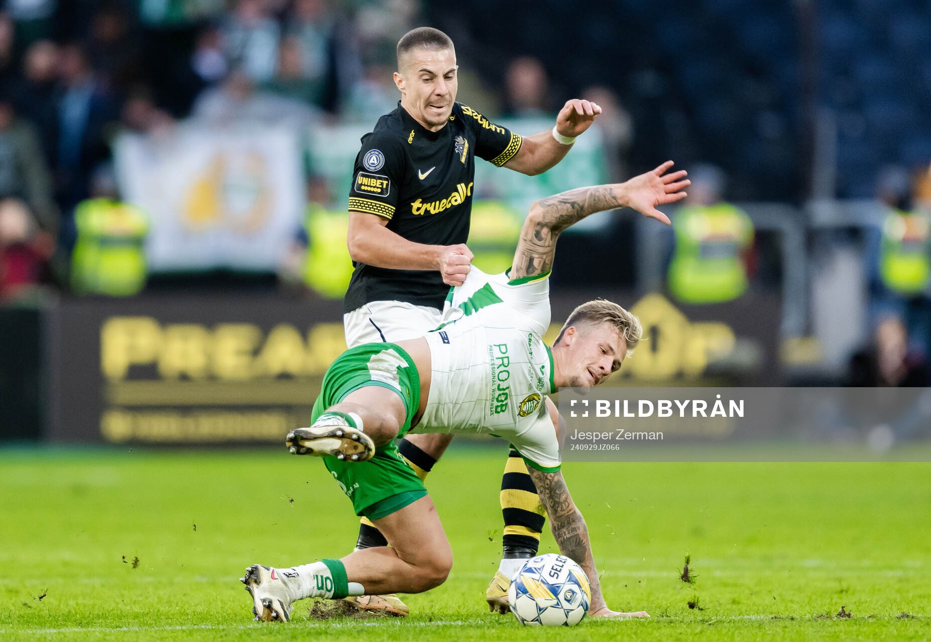 AIKs Dino Besirovic och Hammarbys Fredrik Hammar
