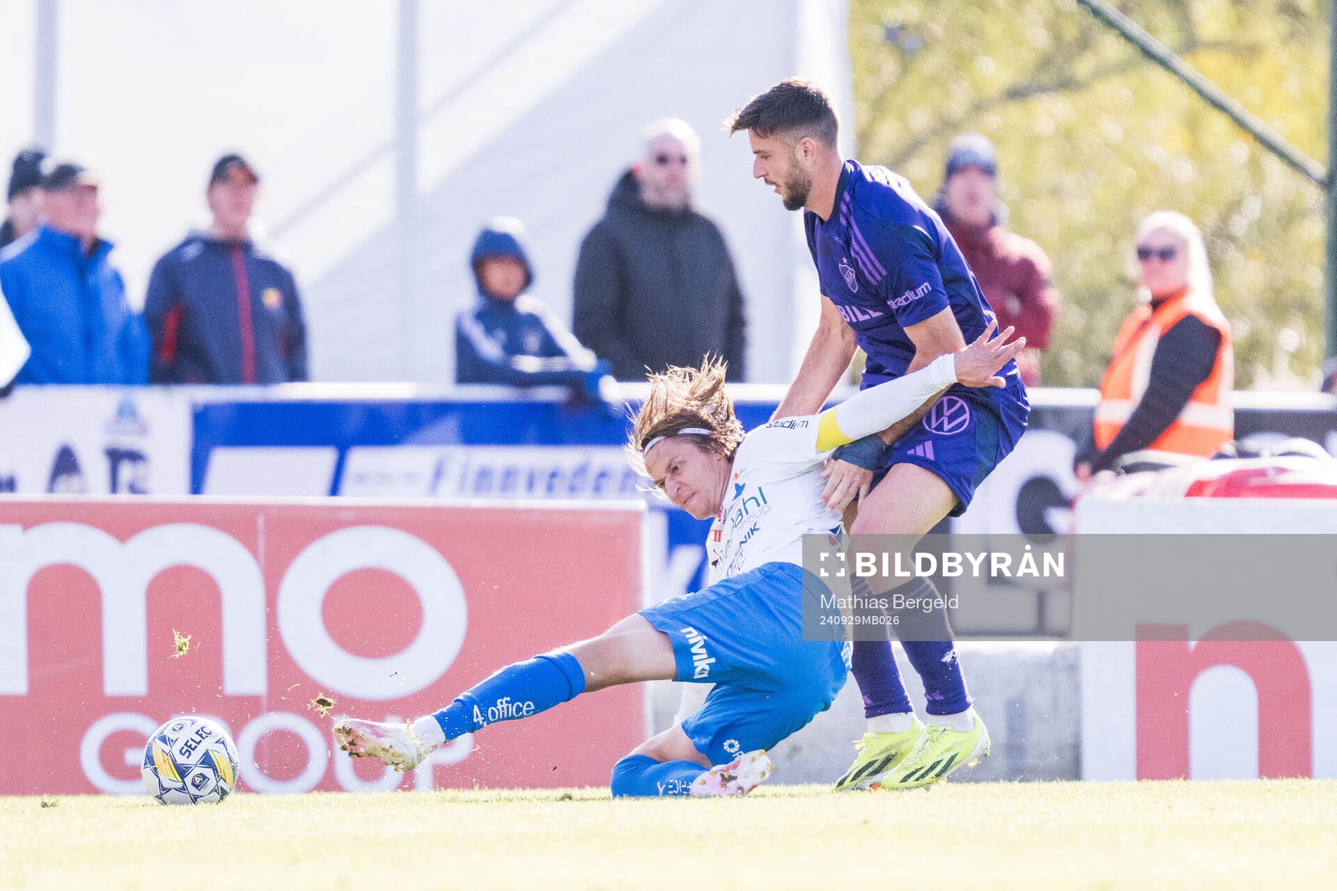 Värnamos Simon Thern och Djurgårdens Deniz Hummet