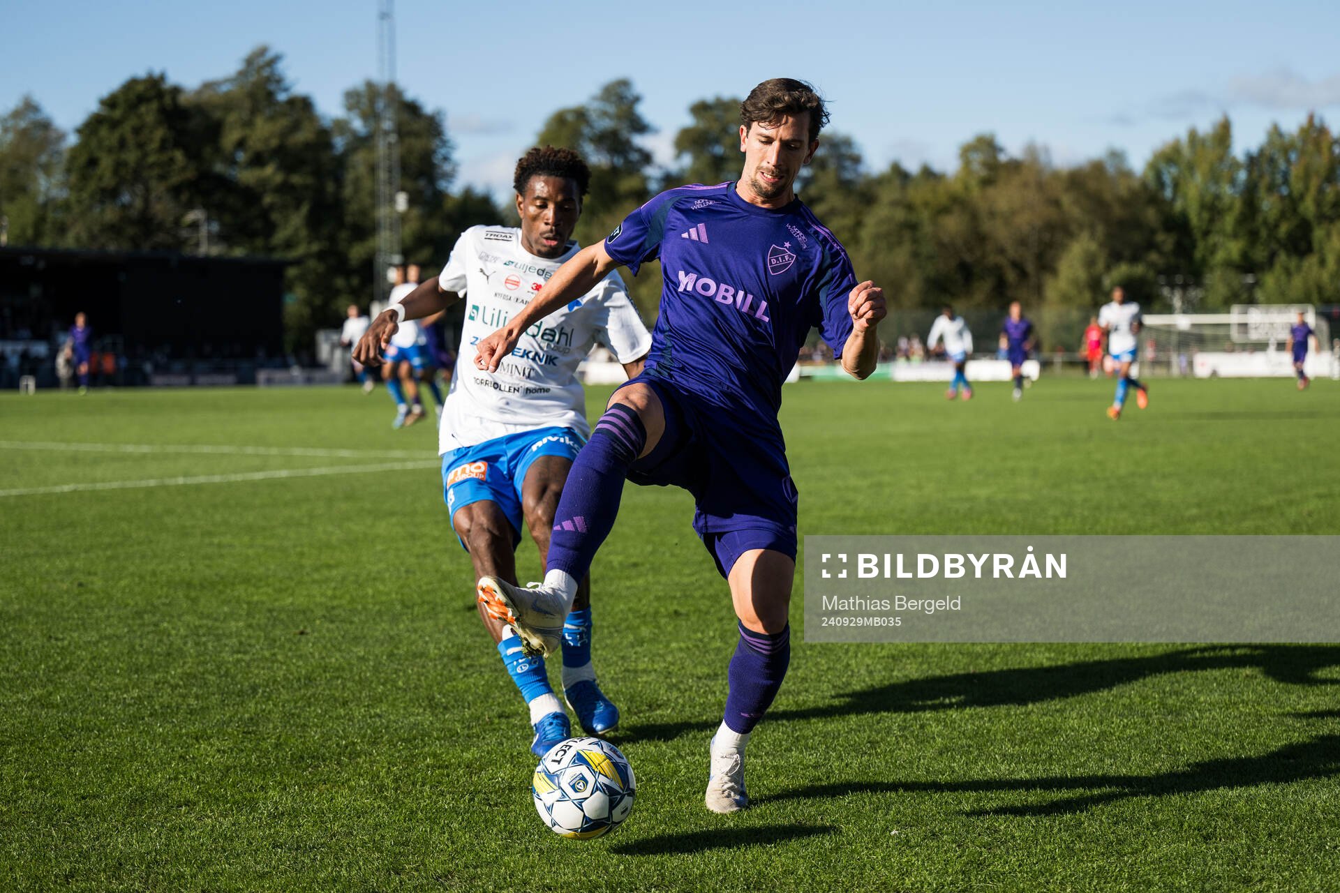 Värnamos Samuel Kotto och Djurgårdens Gustav Wikheim