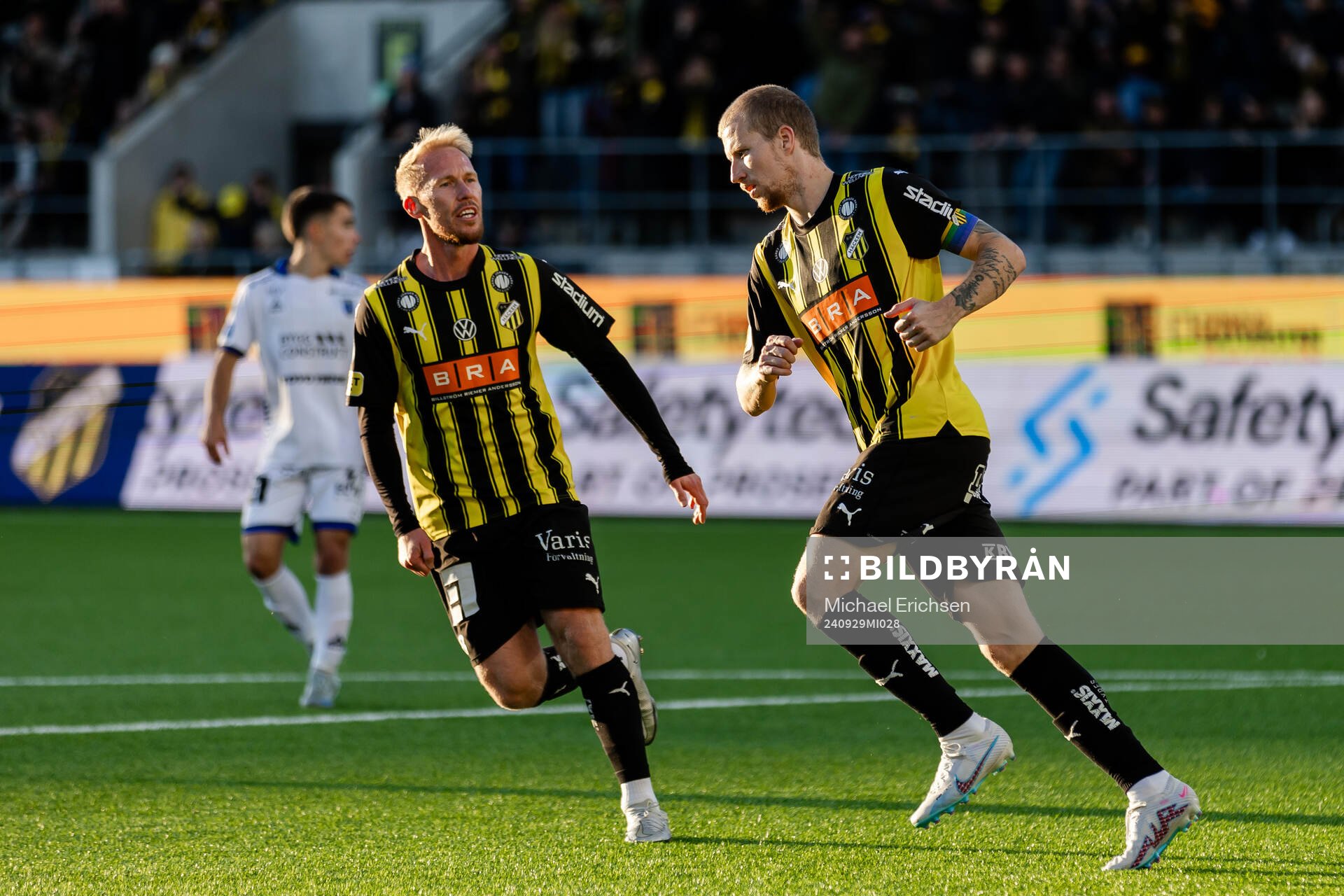 Häckens Simon Gustafson jublar efter 1-0 under fotbollsmatchen i Allsvenskan mellan Häcken och Sirius den 29 september 2024 i Göteborg. 