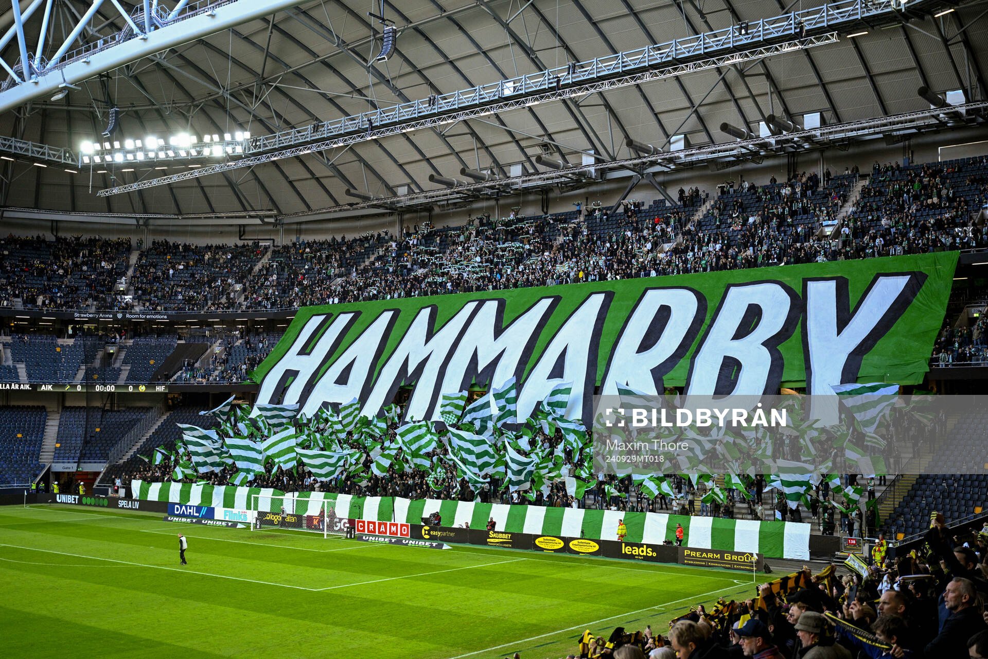 Hammarbys supportrar med tifo