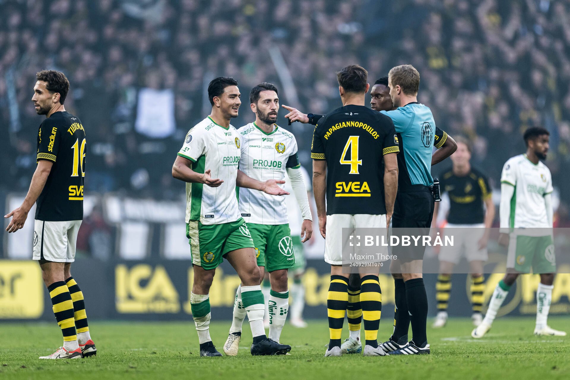Hammarbys Jusef Erabi och AIKs Sotirios Papagiannopoulos i