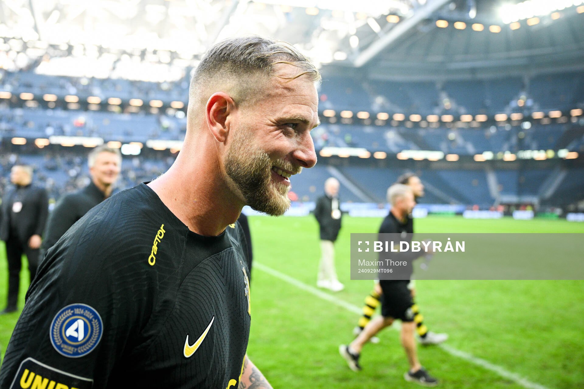 AIKs John Guidetti jublar efter fotbollsmatchen i Allsvenskan mellan AIK och Hammarby den 29 september 2024 i Stockholm. 