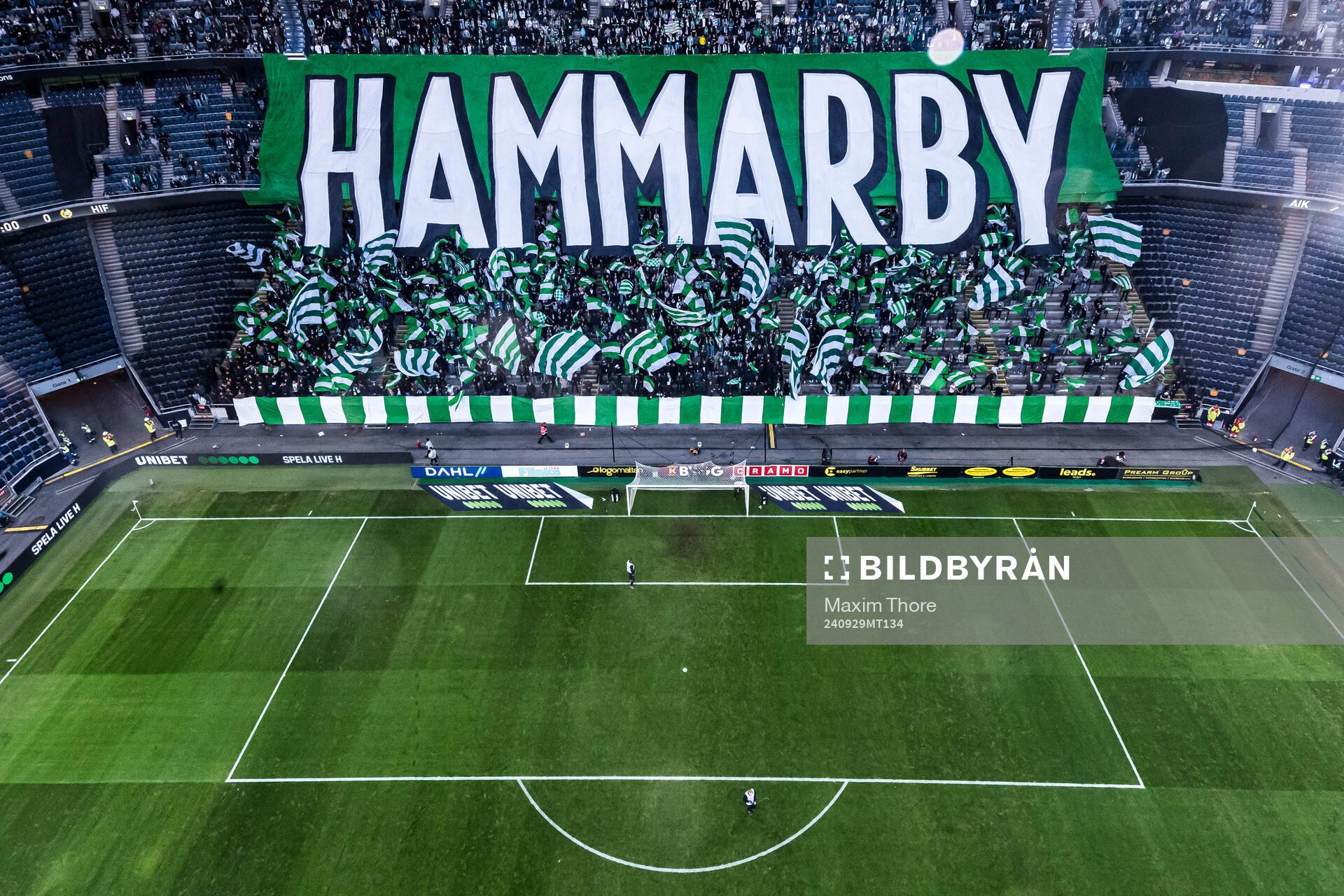 Hammarbys supportrar med tifo