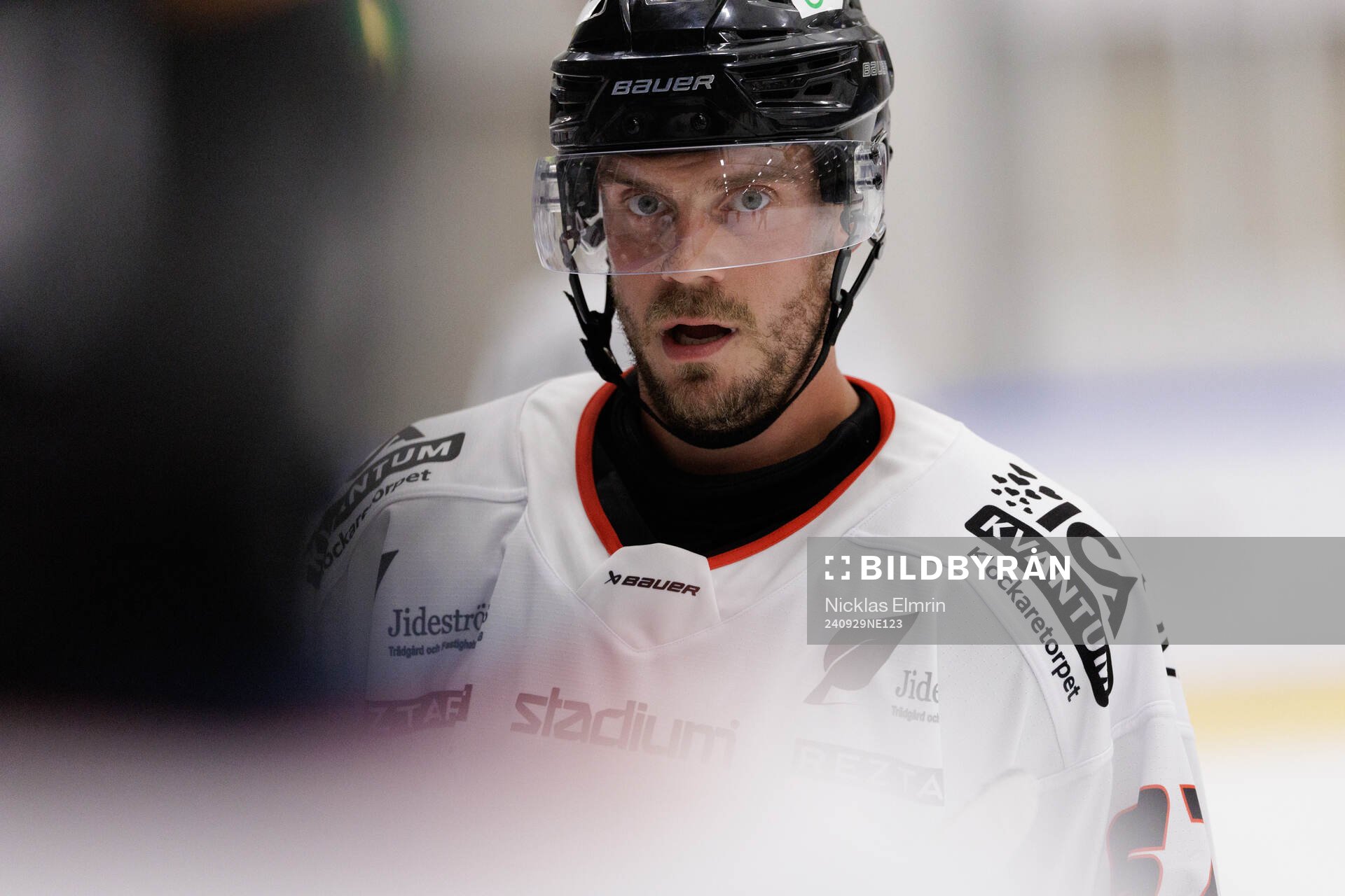 Vita Hästens John Moberg