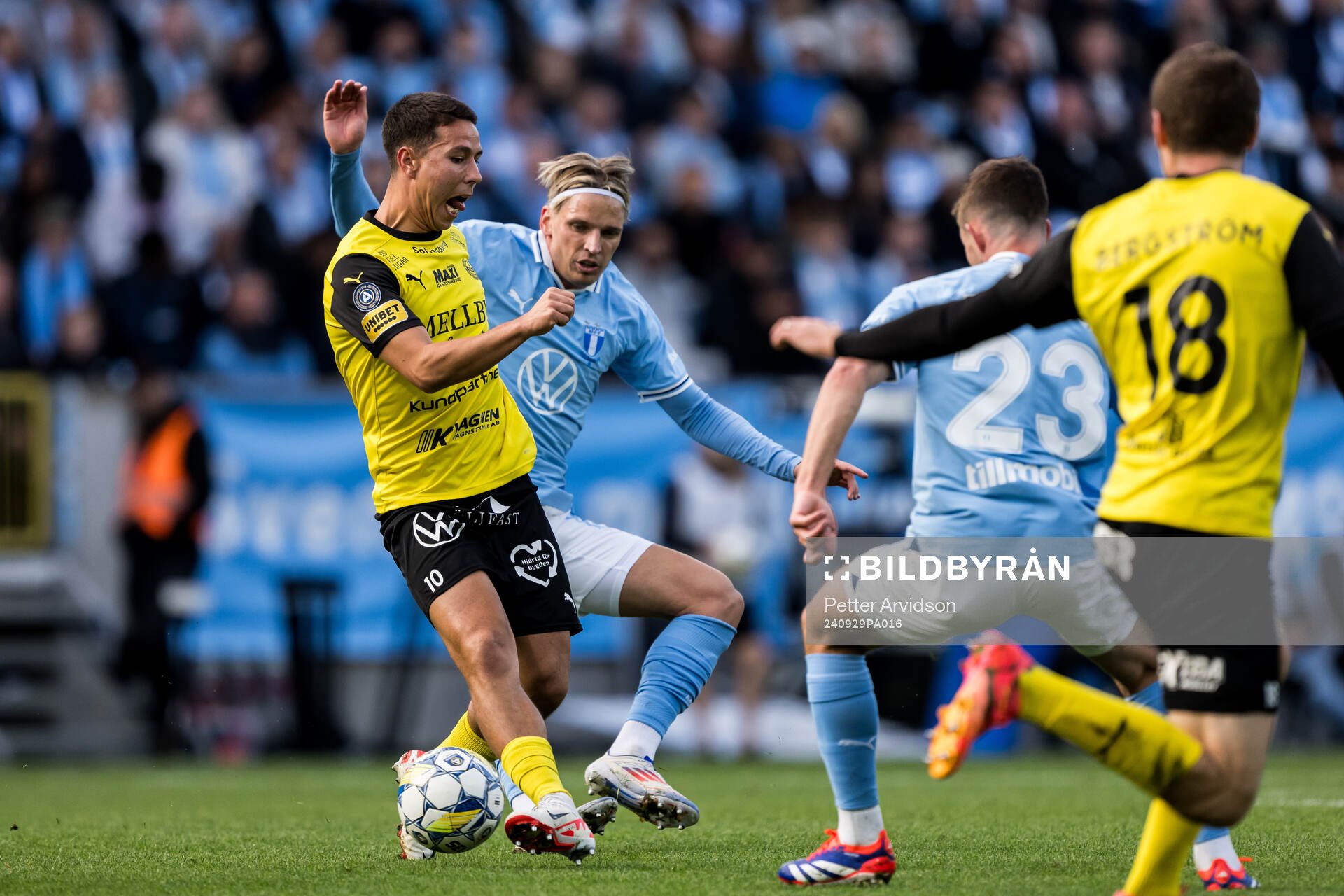 Mjällbys Nicklas Røjkjær och Malmö FFs Jens Stryger