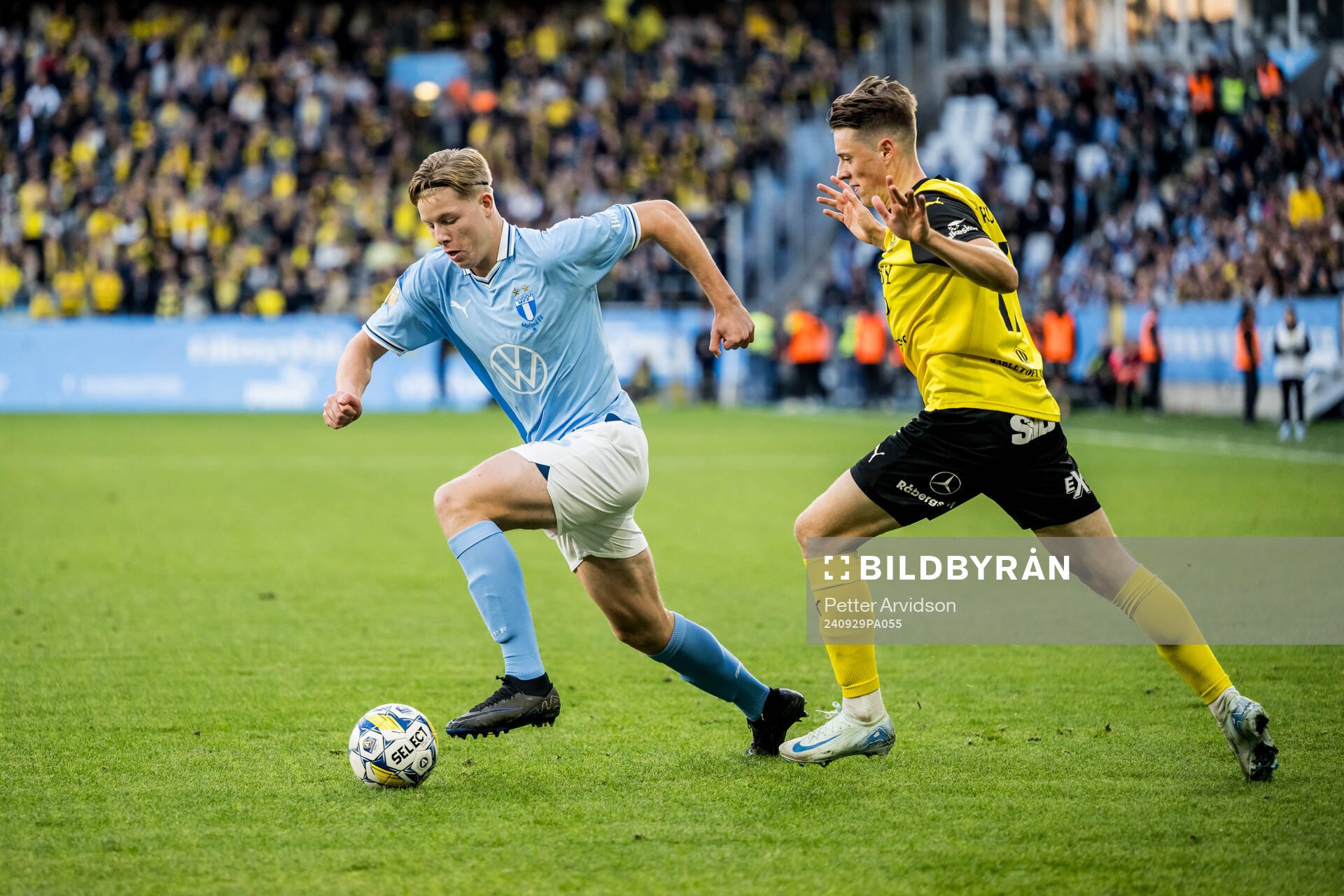 Malmö FFs Nils Zätterström och Mjällbys Elliot Stroud