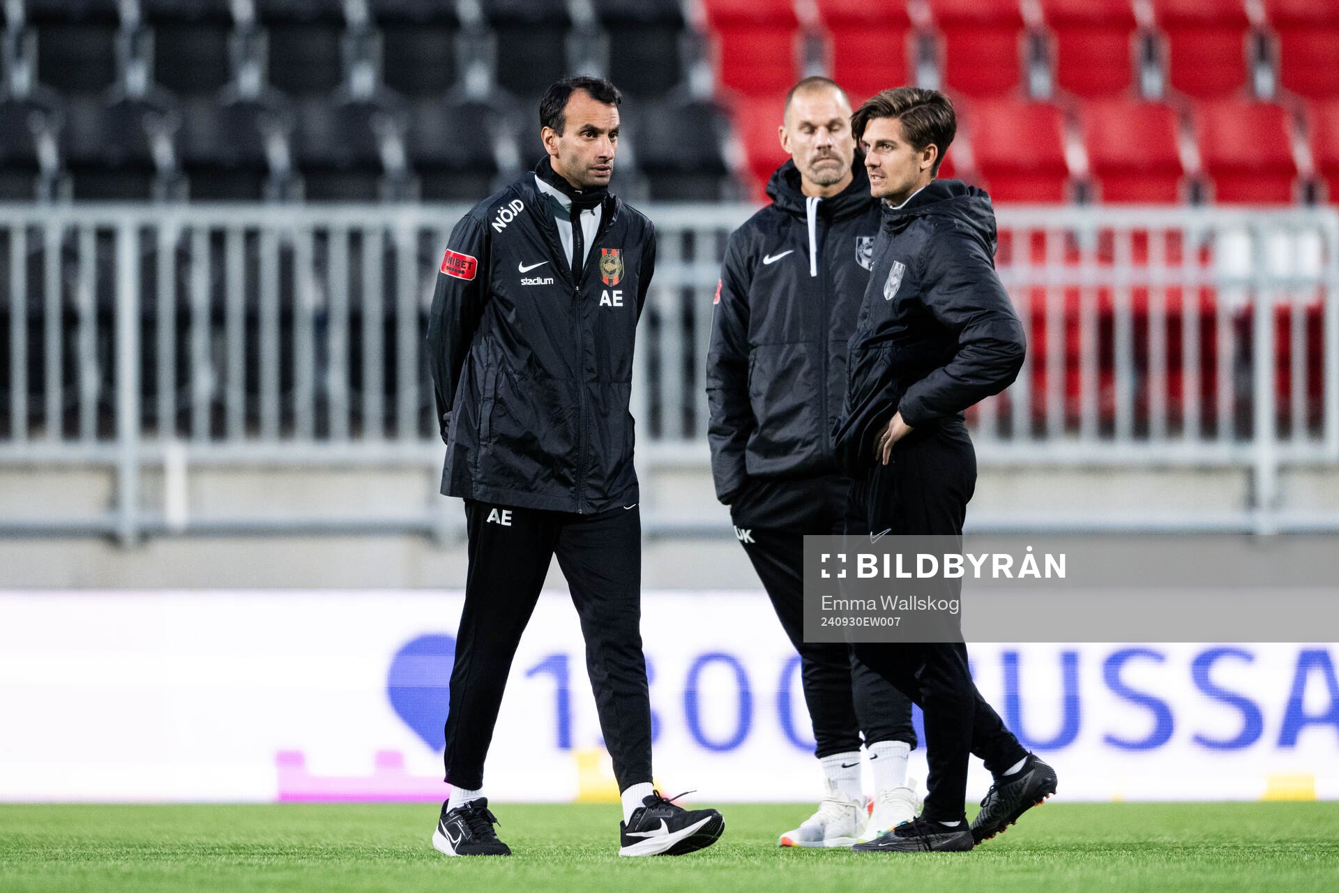 Brommapojkarnas tränare Andreas Engelmark och assisterande tränare William Bergendahl inför fotbollsmatchen i Allsvenskan mellan Brommapojkarna och Västerås den 30 september 2024 i Stockholm.