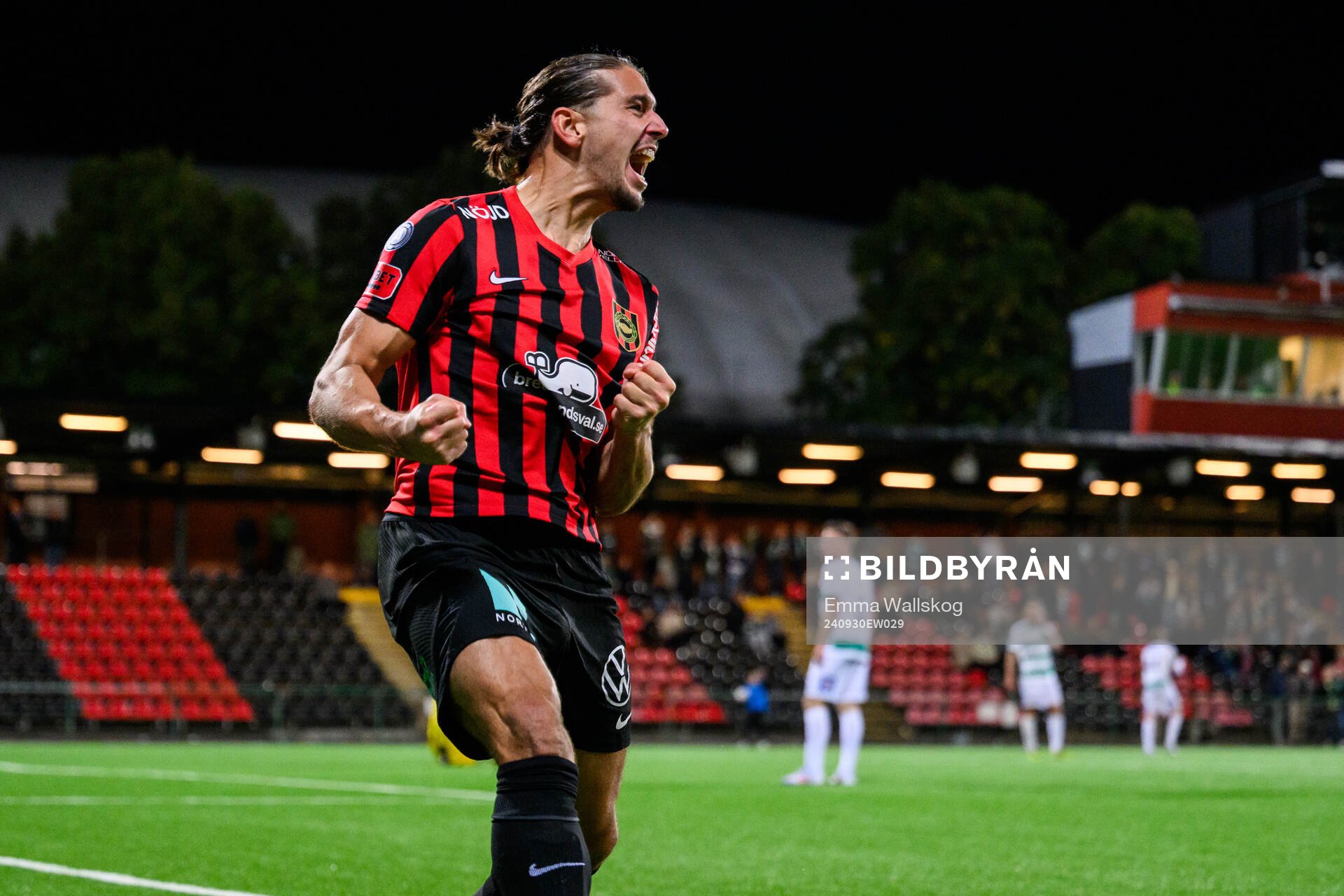 Brommapojkarnas Nikola Vasic jublar