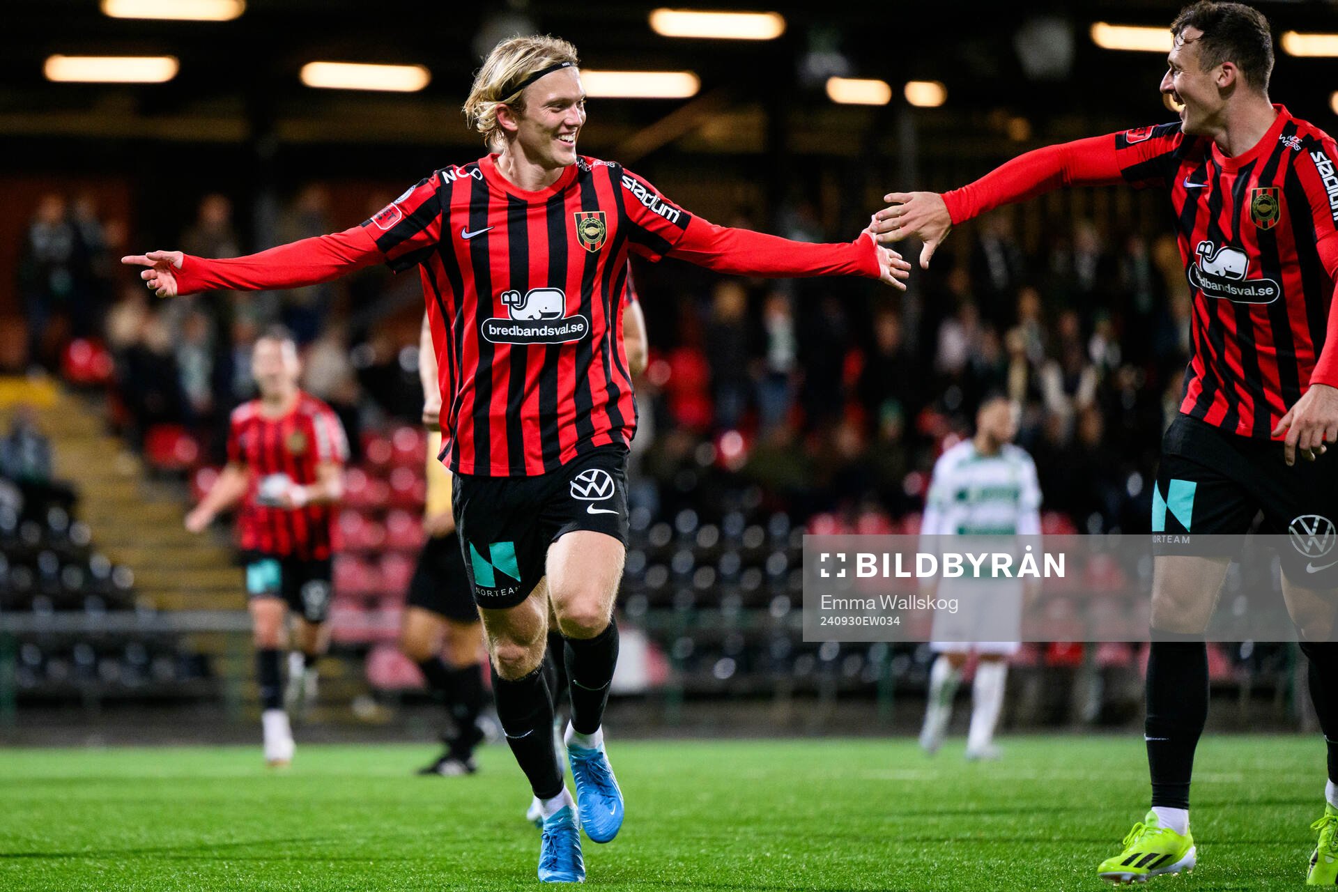 Brommapojkarnas Alexander Jensen jublar