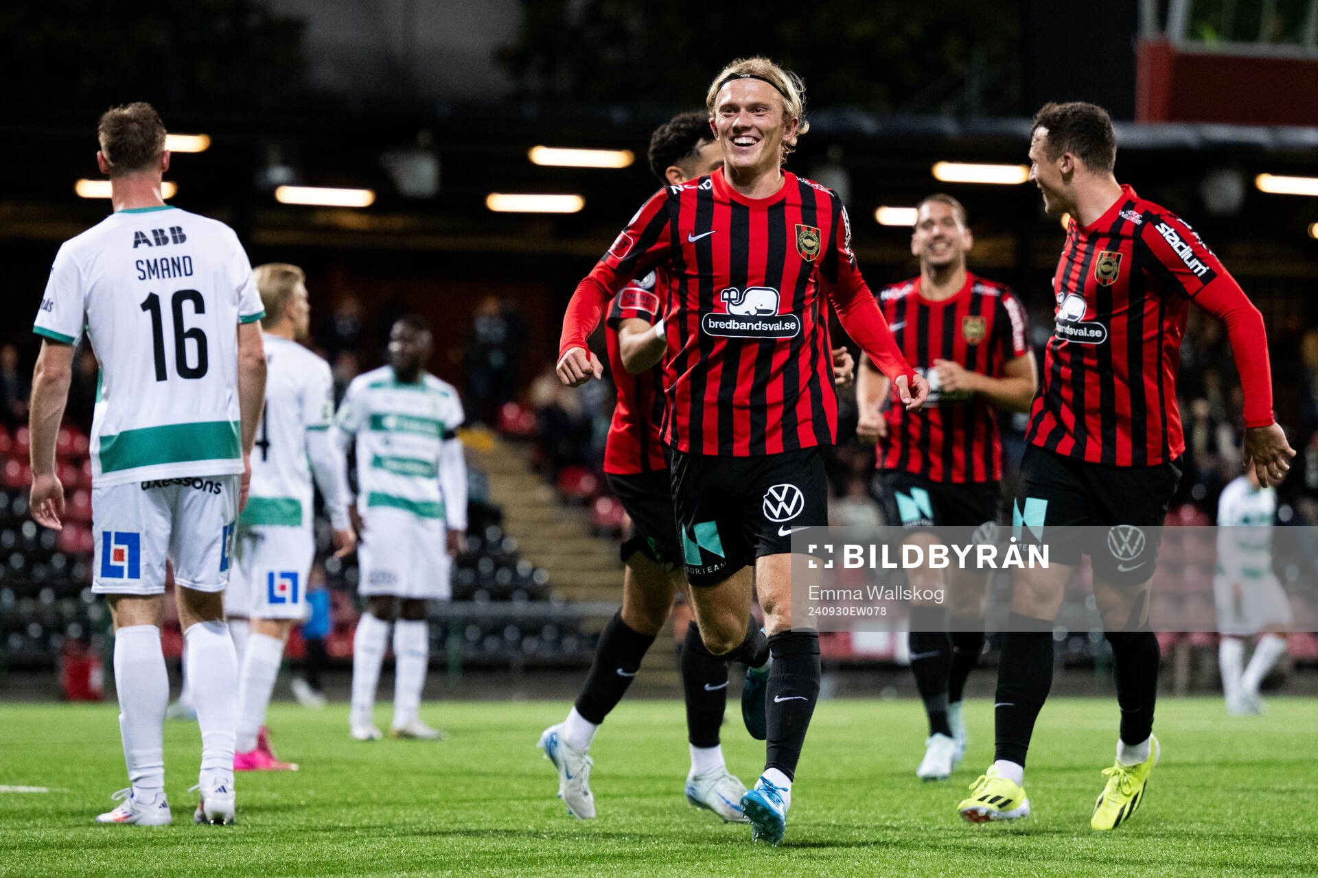 Brommapojkarnas Alexander Jensen jublar