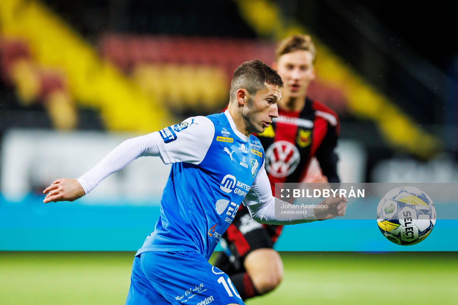IK Oddevolds Liridon Kalludra under fotbollsmatchen i Superettan mellan Östersund och IK Oddevold den 30 september 2024 i Östersund. 