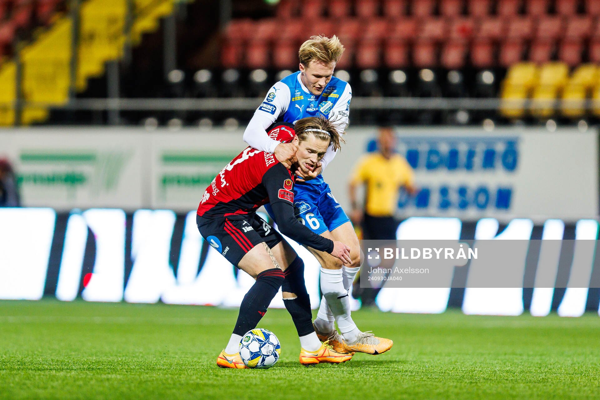 Östersunds Sebastian Karlsson Grach och IK Oddevolds