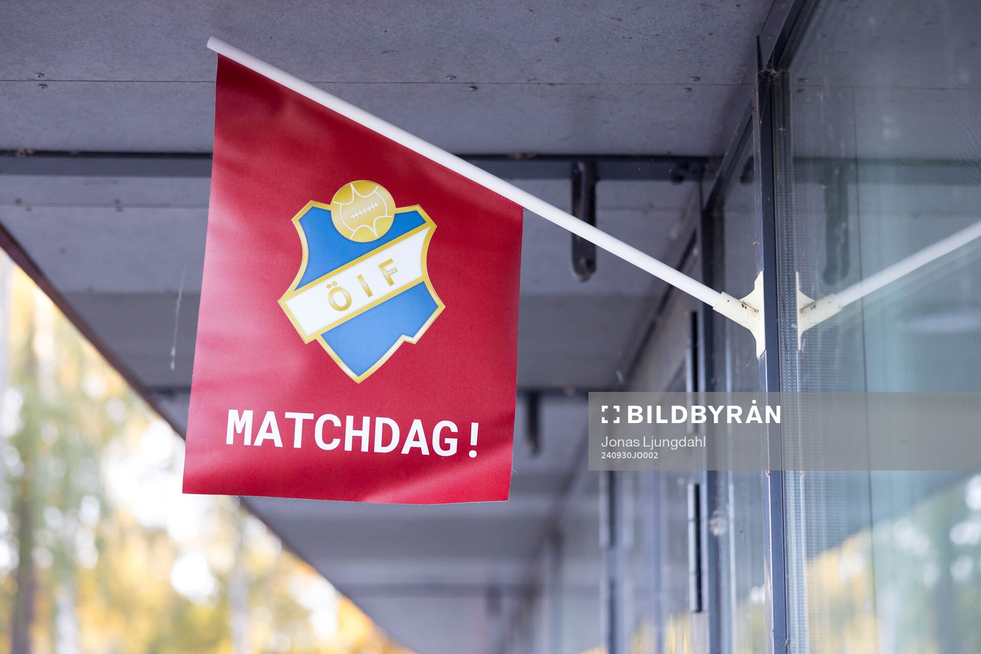 Flagga med Östers klubbmärke