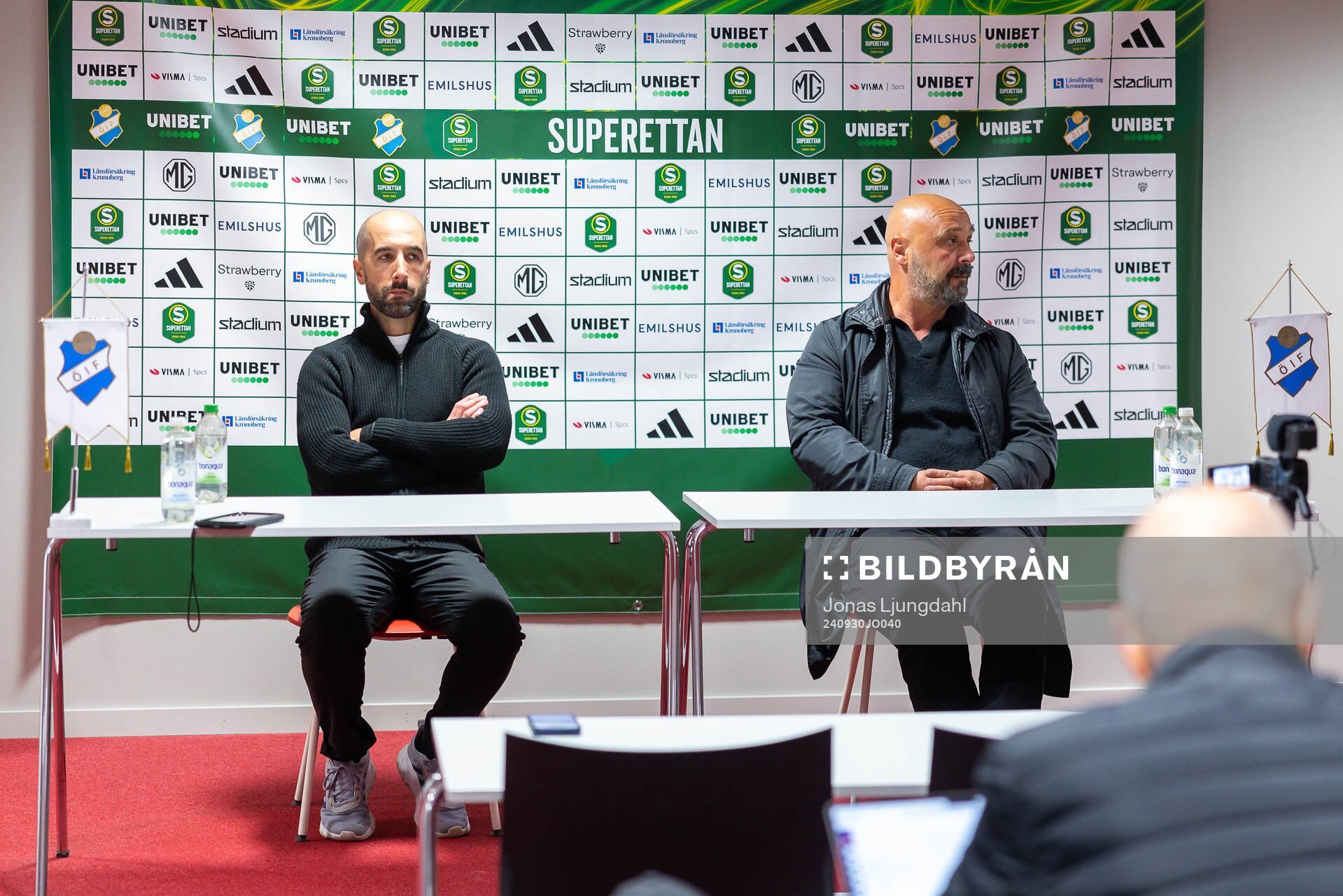 Östers tränare Martin Foyston och Utsiktens manager Bosko Orovic på presskonferens efter fotbollsmatchen i Superettan mellan Öster och Utsikten den 30 september 2024 i Växjö.