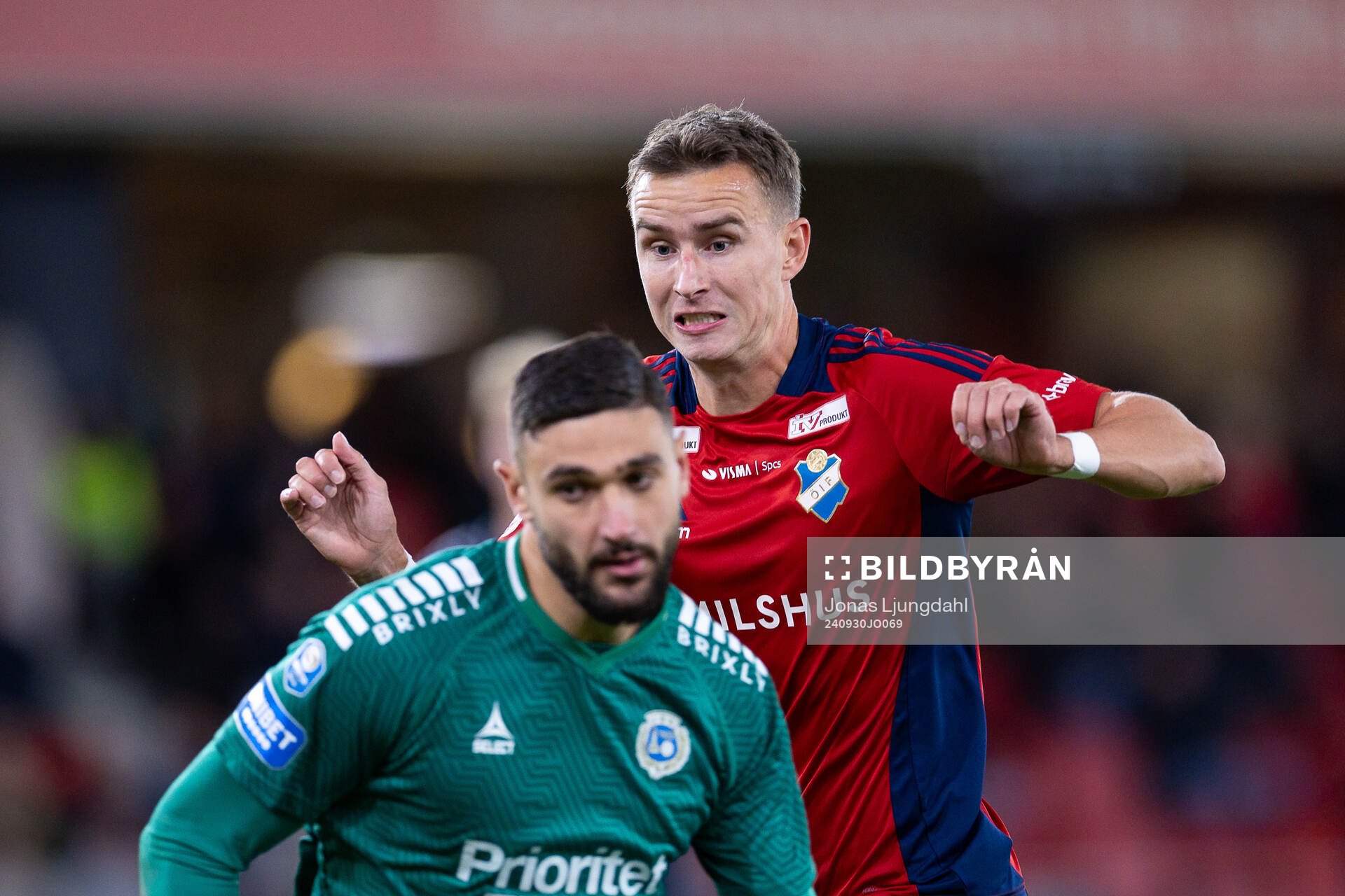 Utsiktens målvakt Elias Hadaya och Jan Martin Hoel Andersen under fotbollsmatchen i Superettan mellan Öster och Utsikten den 30 september 2024 i Växjö.