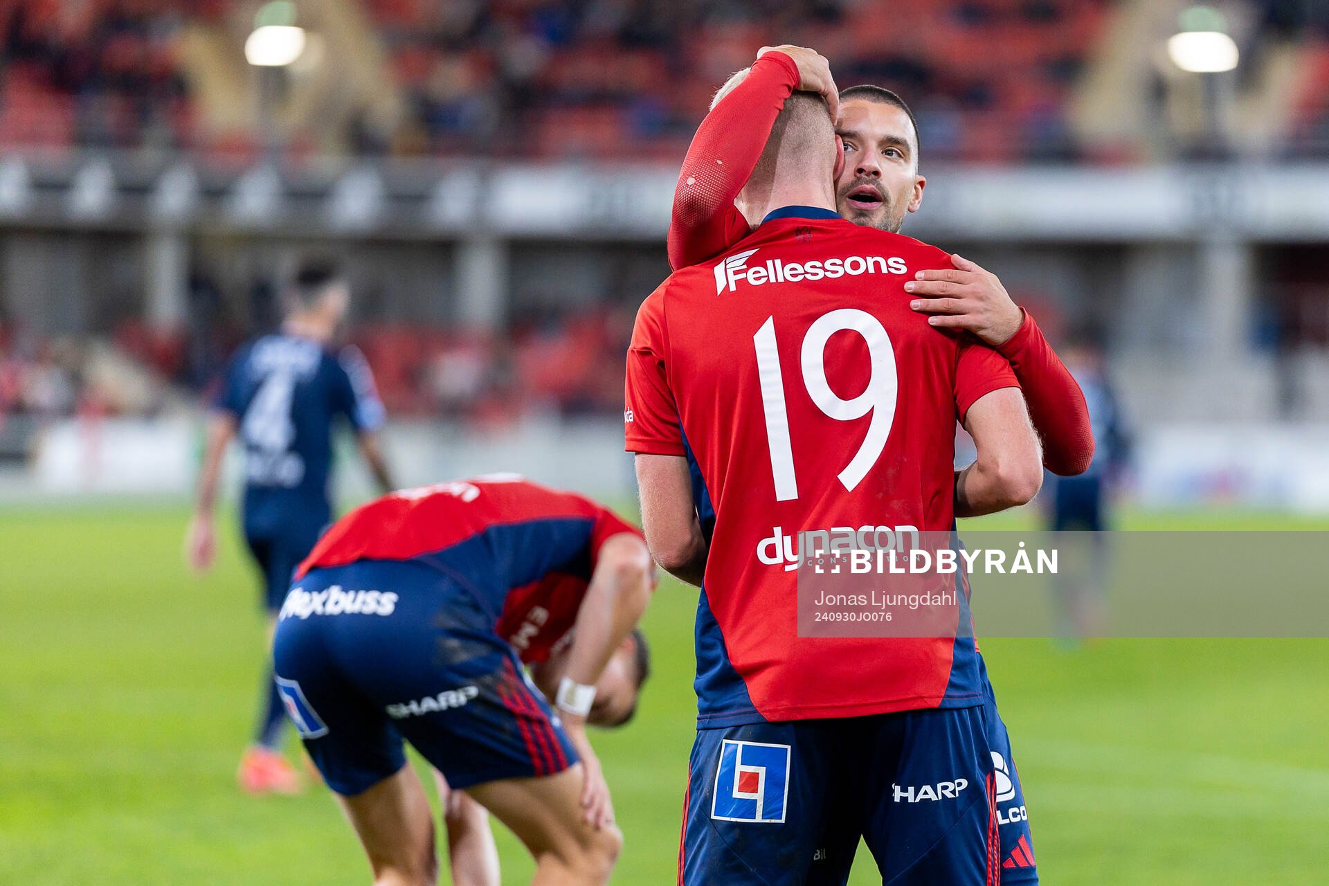 Östers Vladimir Rodic och Adam Bergmark Wiberg jublar