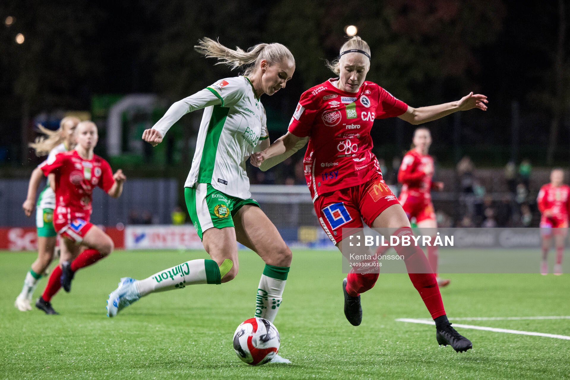 Hammarbys Ellen Wangerheim och KIF Örebros Sanni Ojanen