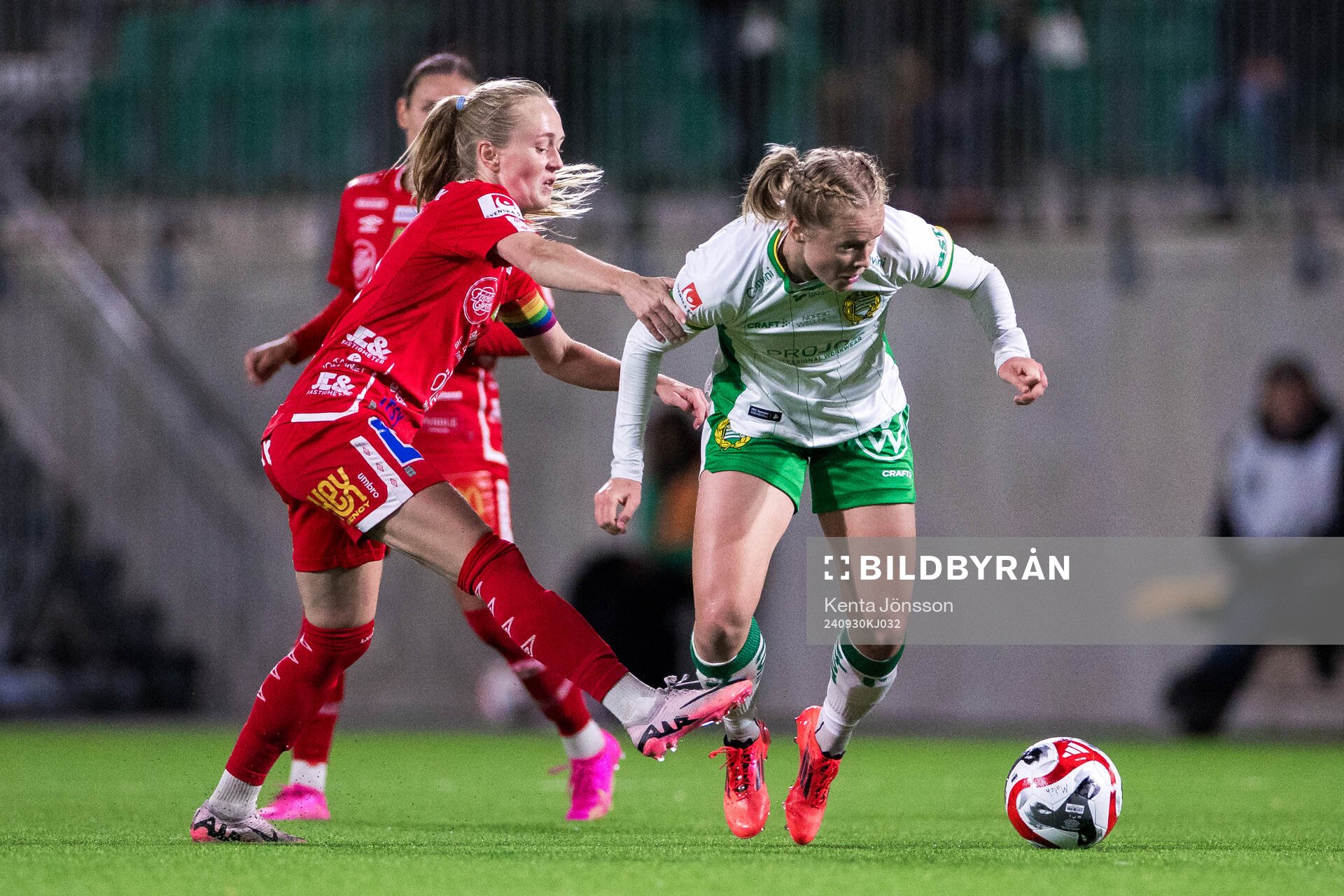 KIF Örebros Minea Lassas och Hammarbys Julie Blakstad