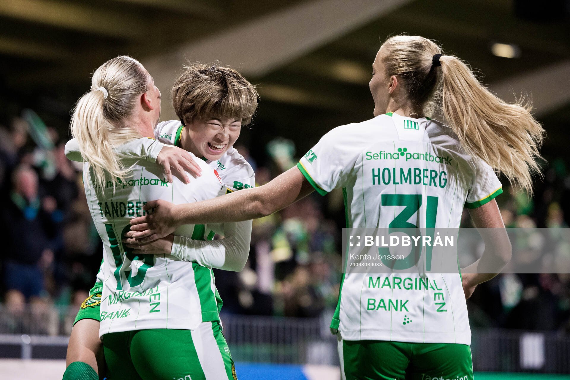 Hammarbys Cathinka Tandberg , Asato Miyagawa och Smilla