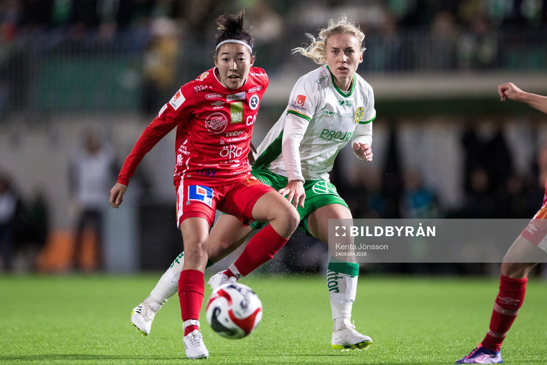KIF Örebros Risa Yamada och Hammarbys Ellen Gibson