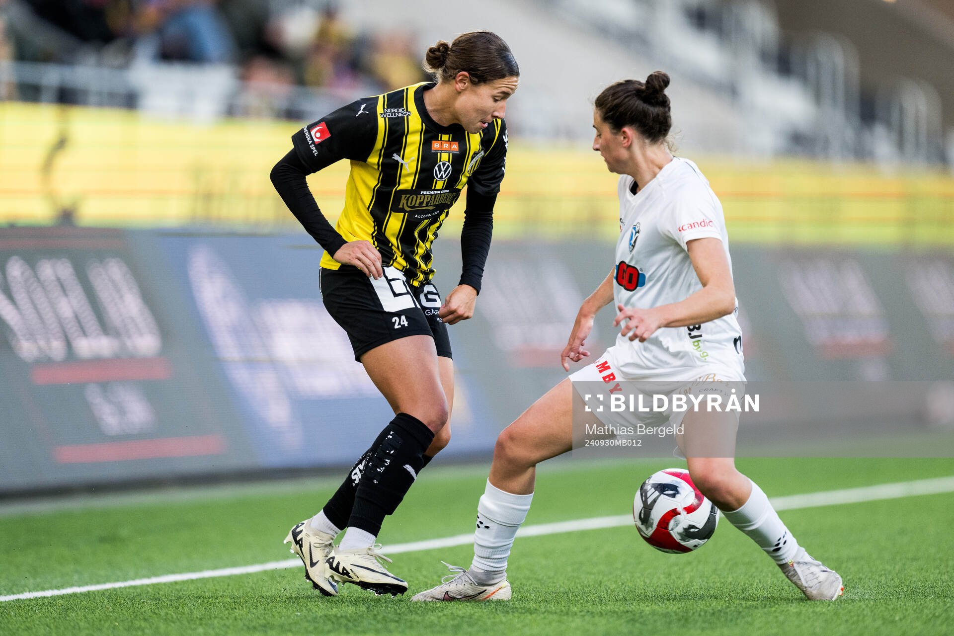 Häckens Tabby Tindell och Växjö DFFs Vasiliki Giannaka