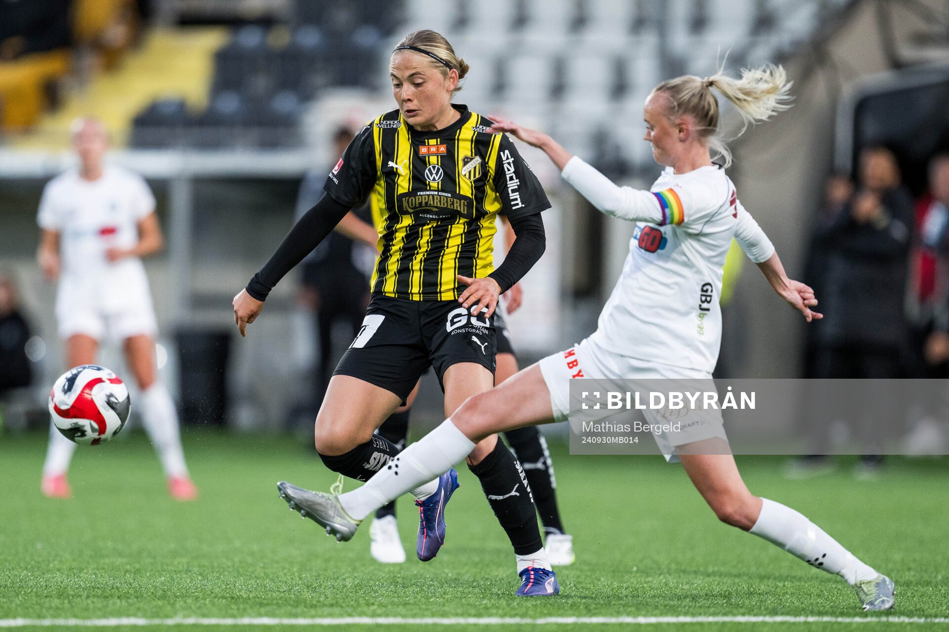 Häckens Paulina Nyström och Växjö DFFs Emma Pennsäter