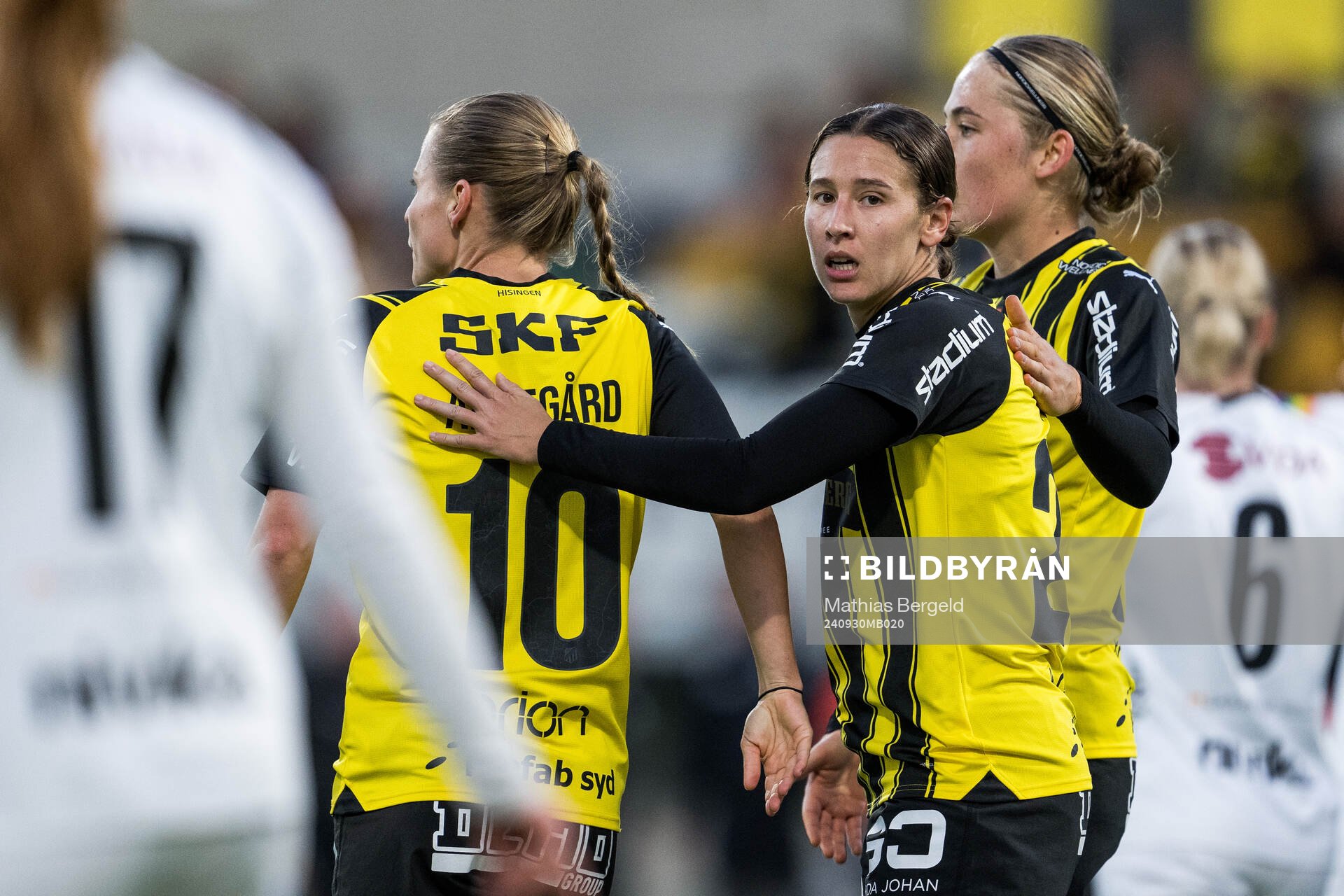 Häckens Anna Anvegård, Tabby Tindell och Paulina Nyström