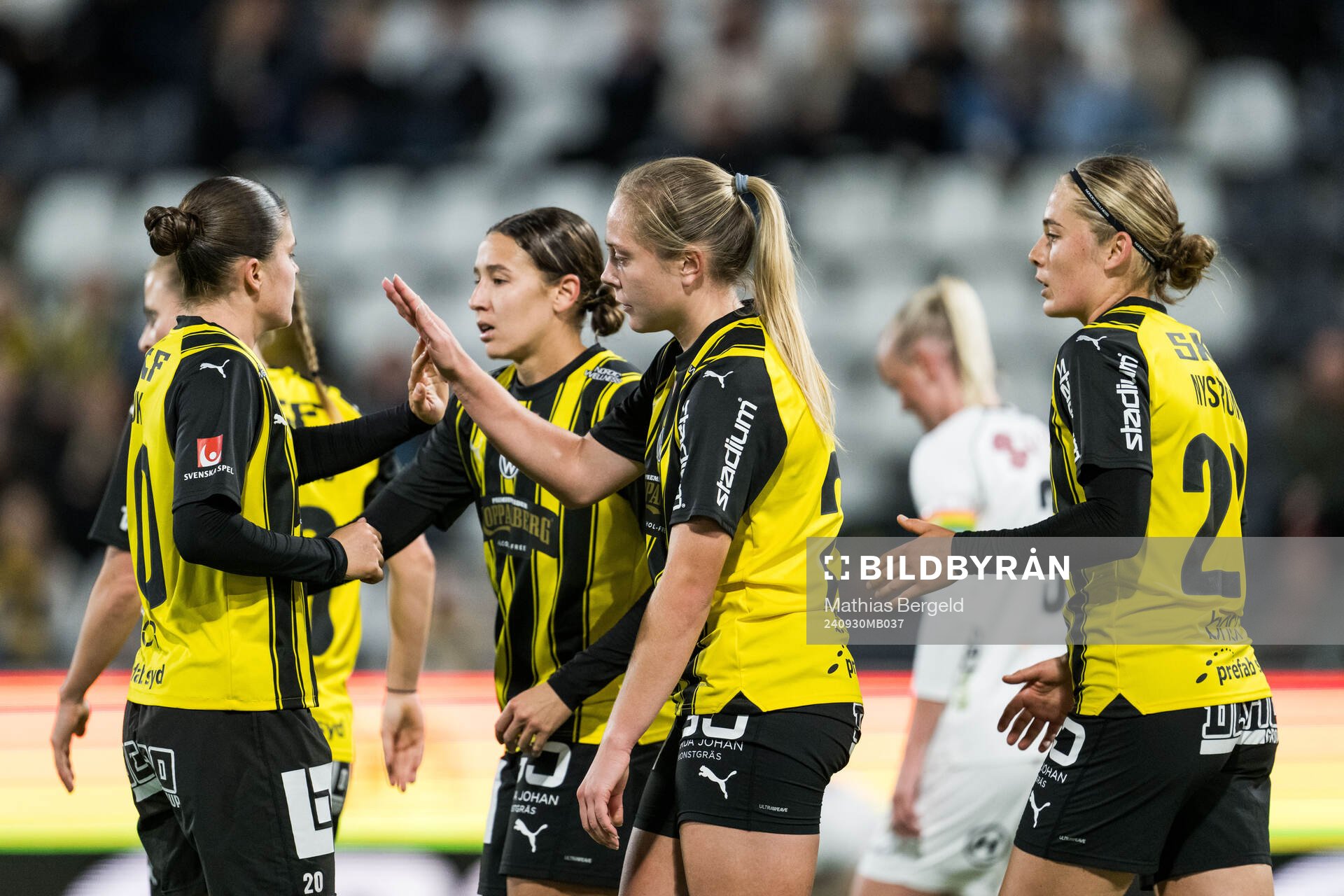 Häckens Hanna Wijk, Tabby Tindell, Alice Bergström och