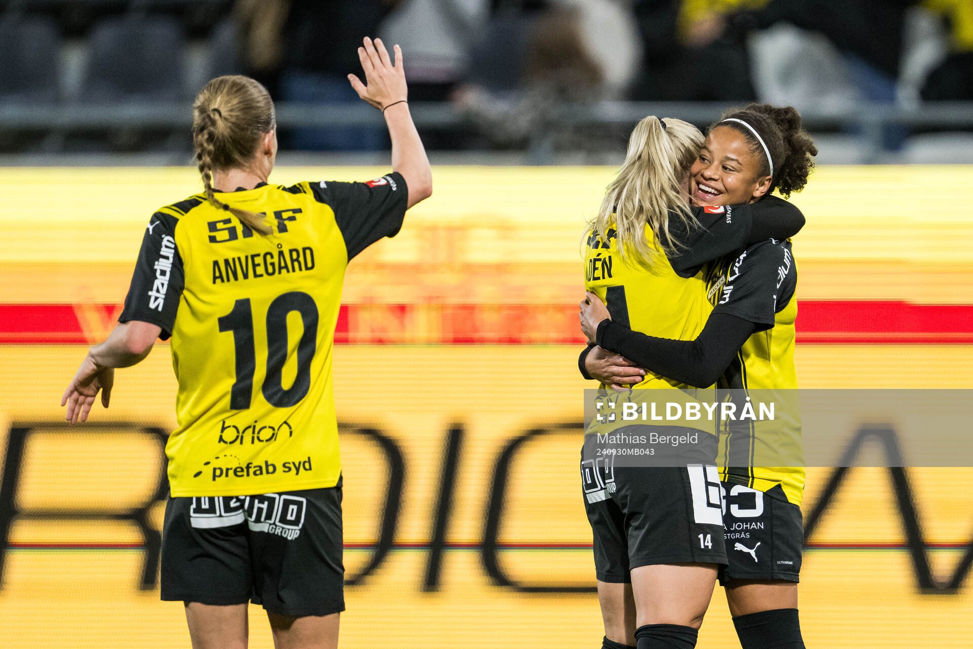 Häckens Felicia Schröder jublar
