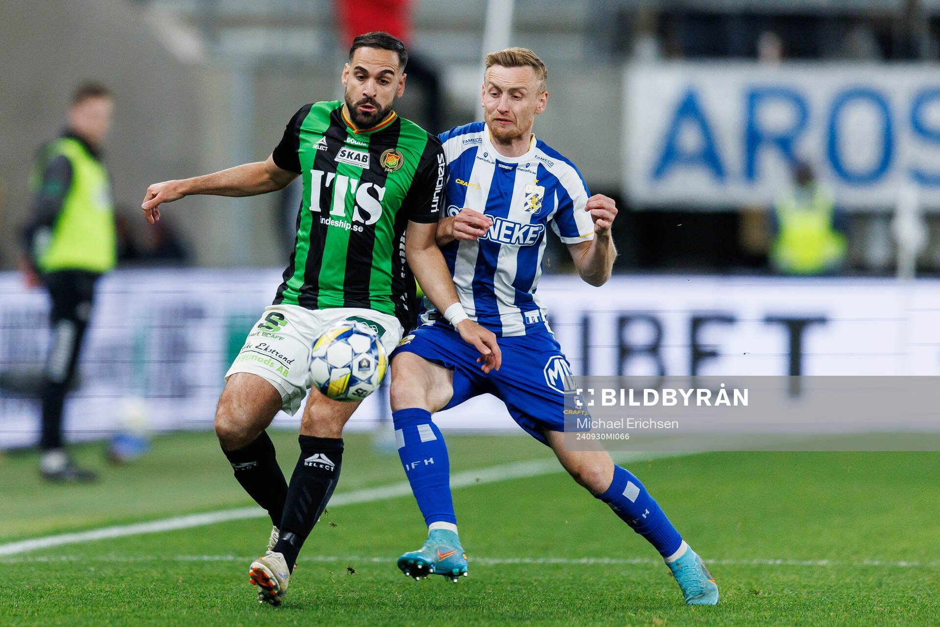 GAIS Mervan Celik och IFK Göteborgs Sebastian Ohlsson
