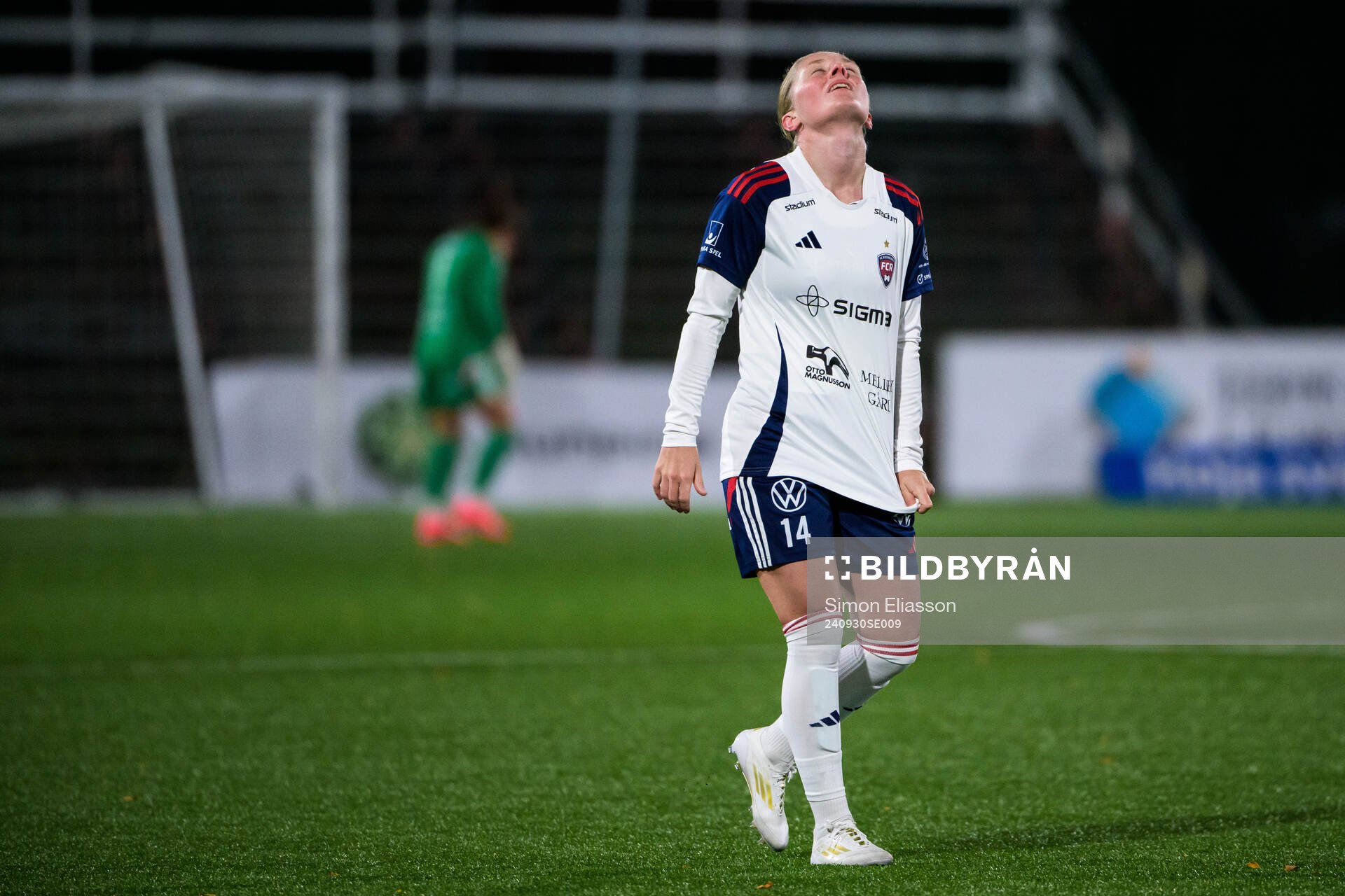 FC Rosengårds Emilia Larsson deppar