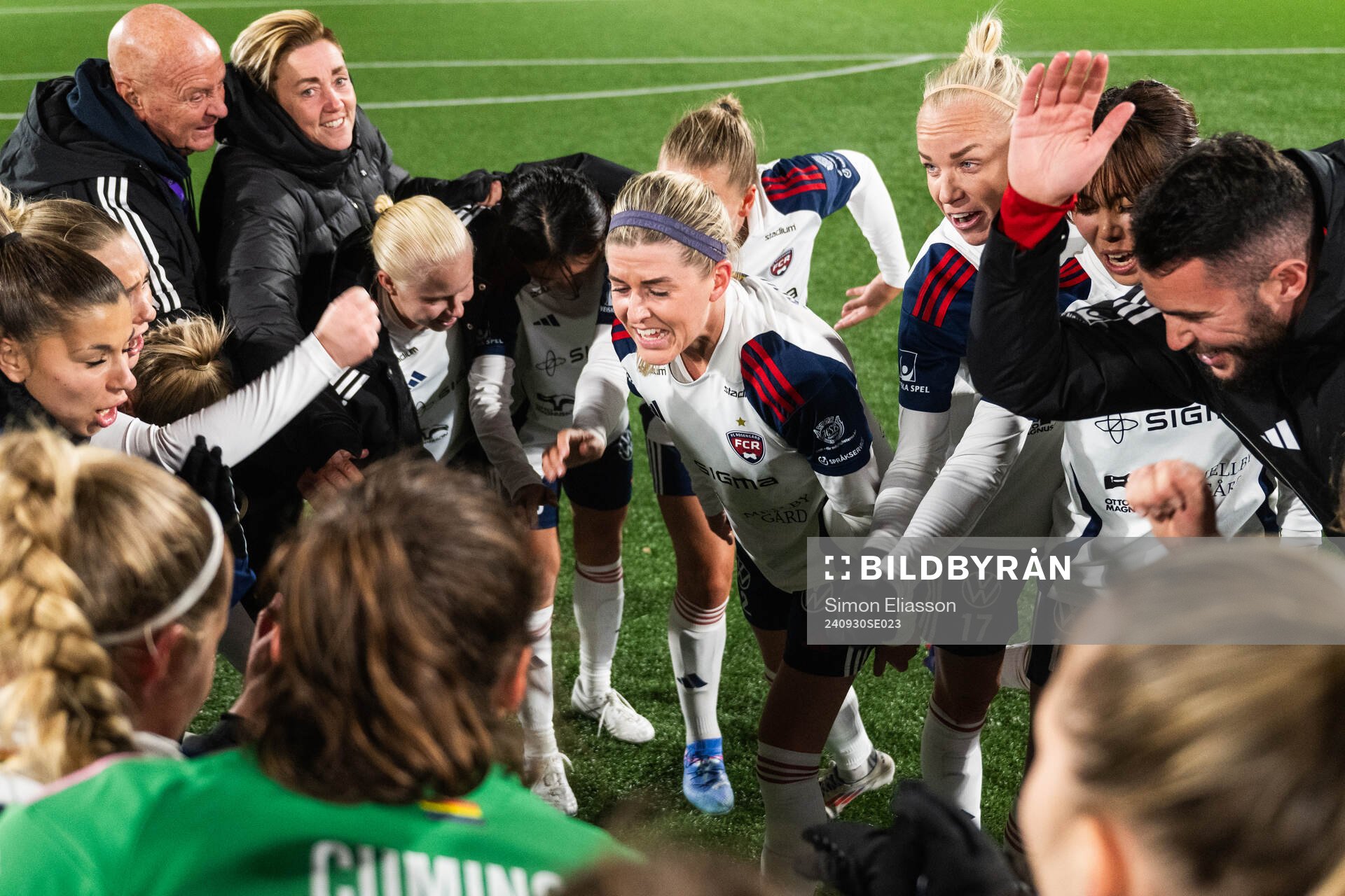FC Rosengårds Olivia Schough och Caroline Seger jublar