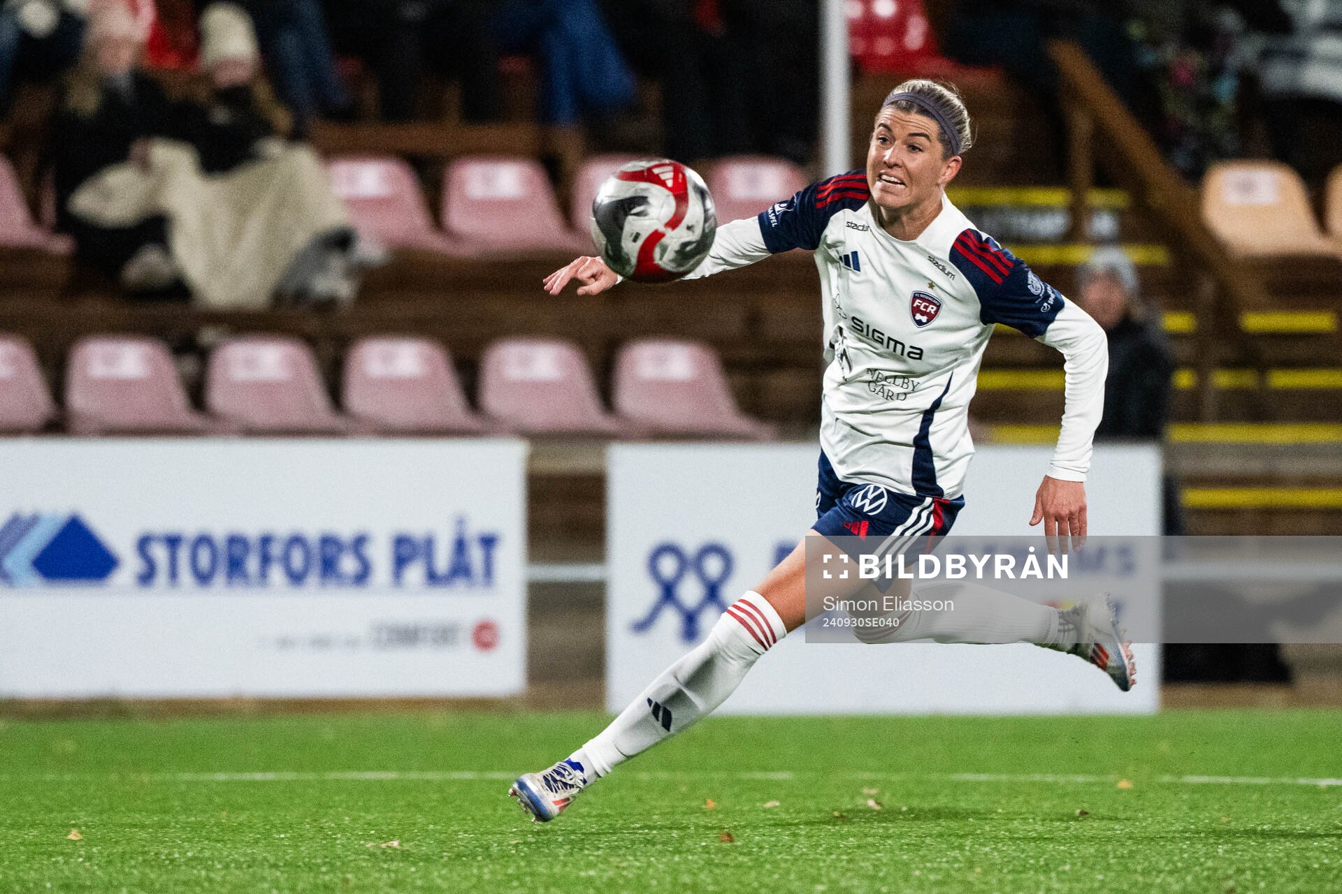 FC Rosengårds Olivia Schough under fotbollsmatchen i Damallsvenskan mellan Piteå och FC Rosengård den 30 september 2024 i Piteå. 