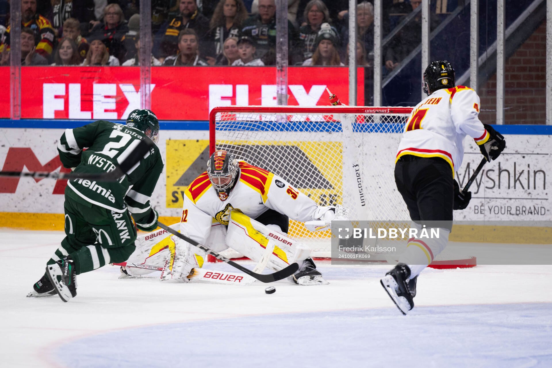 Färjestads Joel Nyström och Brynäs målvakt Ludvig