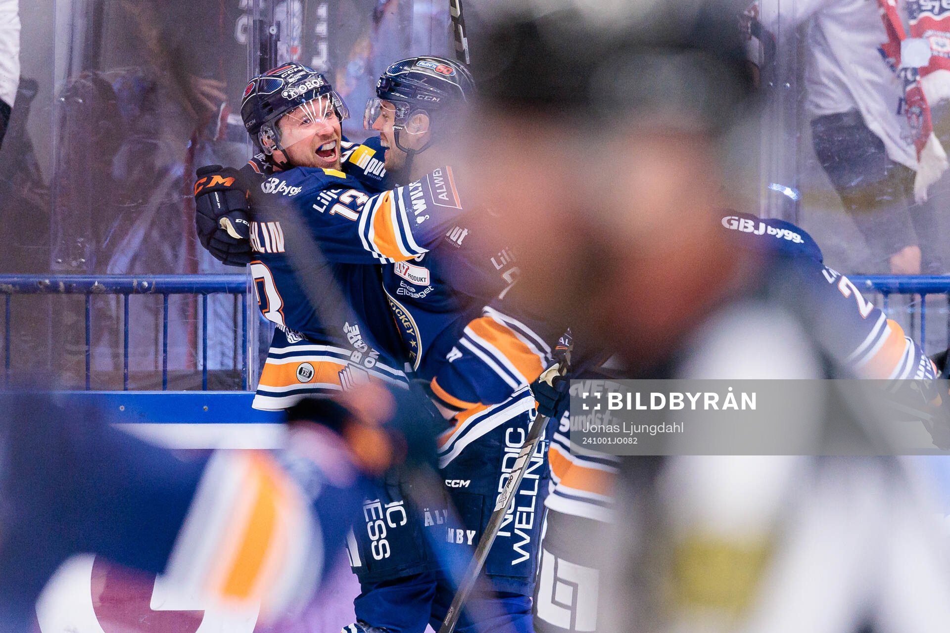 Växjös Dylan McLaughlin och Manuel Ågren jublar