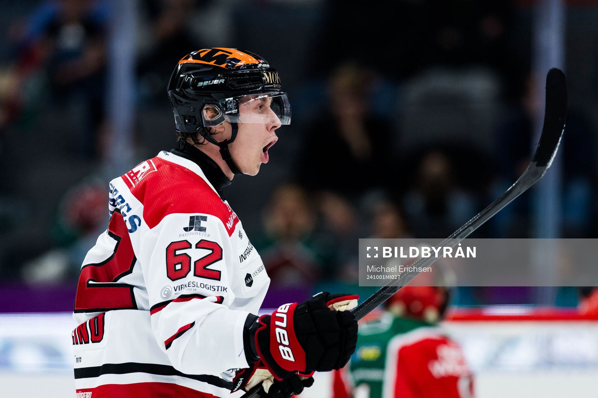 Örebros Robert Leino jublar
