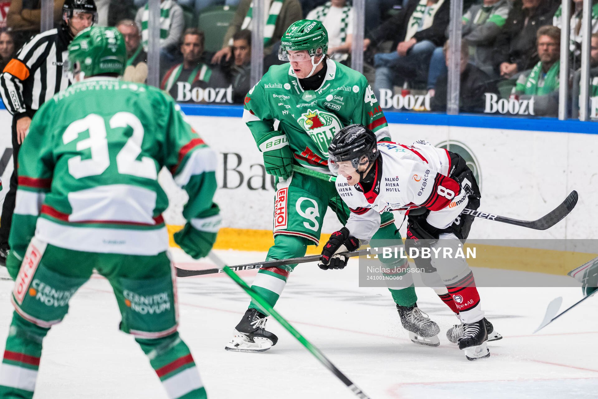Rögles Gregor Biber och Malmö Redhawks Johan Olofsson