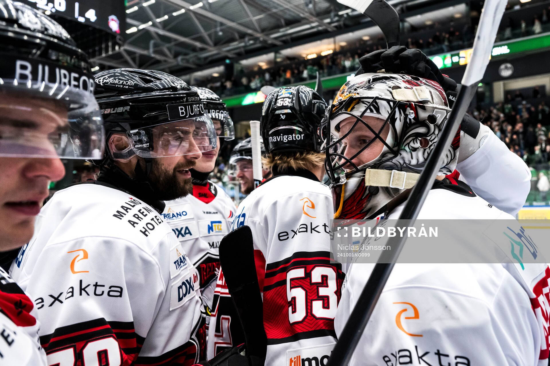 Malmö Redhawks målvakt Daniel Marmenlind jublar