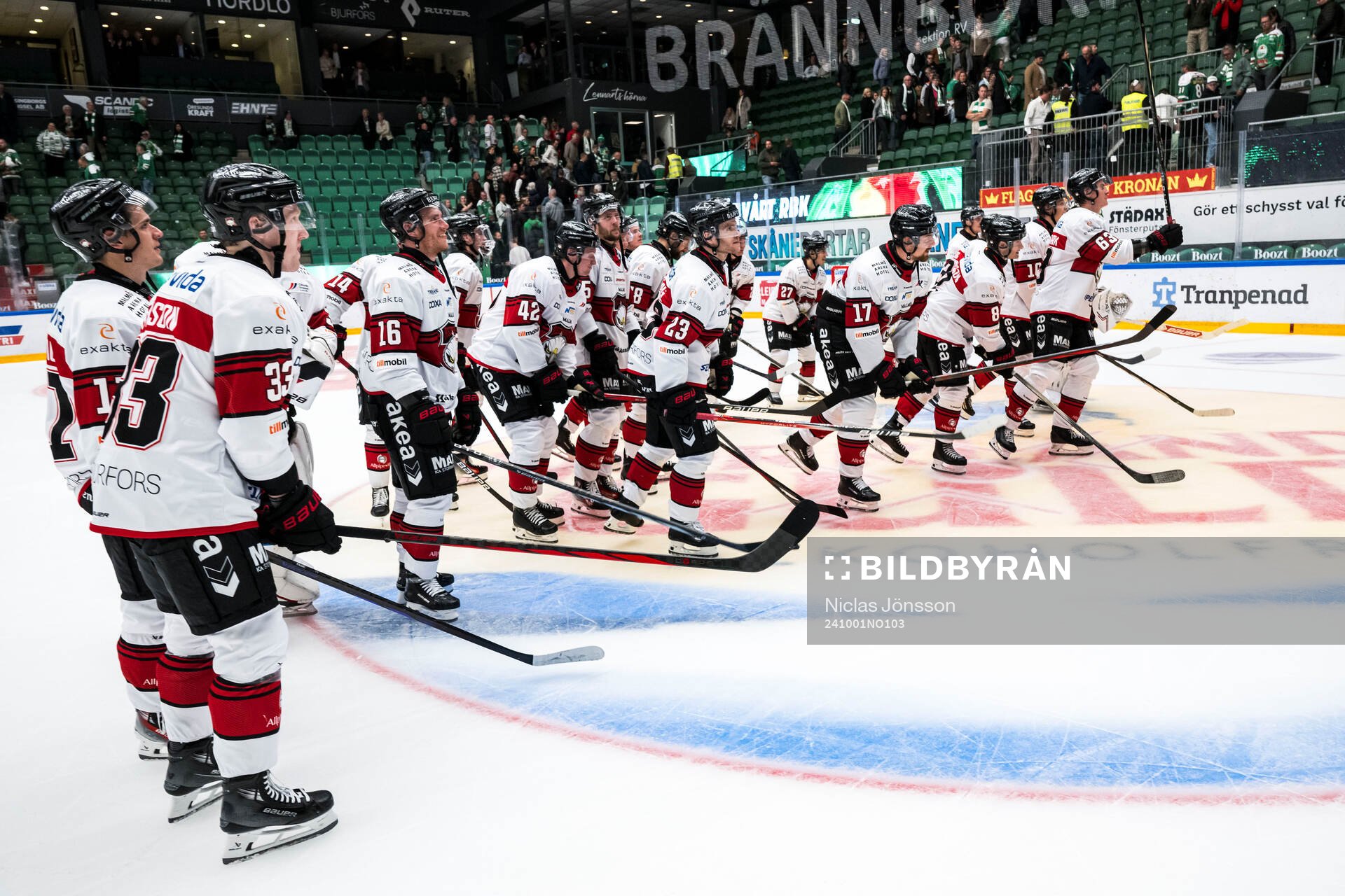 Malmö Redhawks spelare jublar