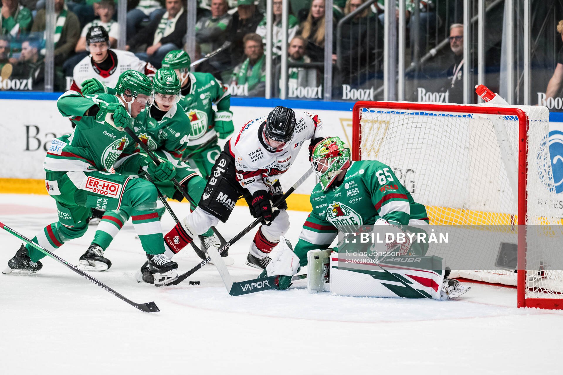 Malmö Redhawks Johan Olofsson och Rögles målvakt