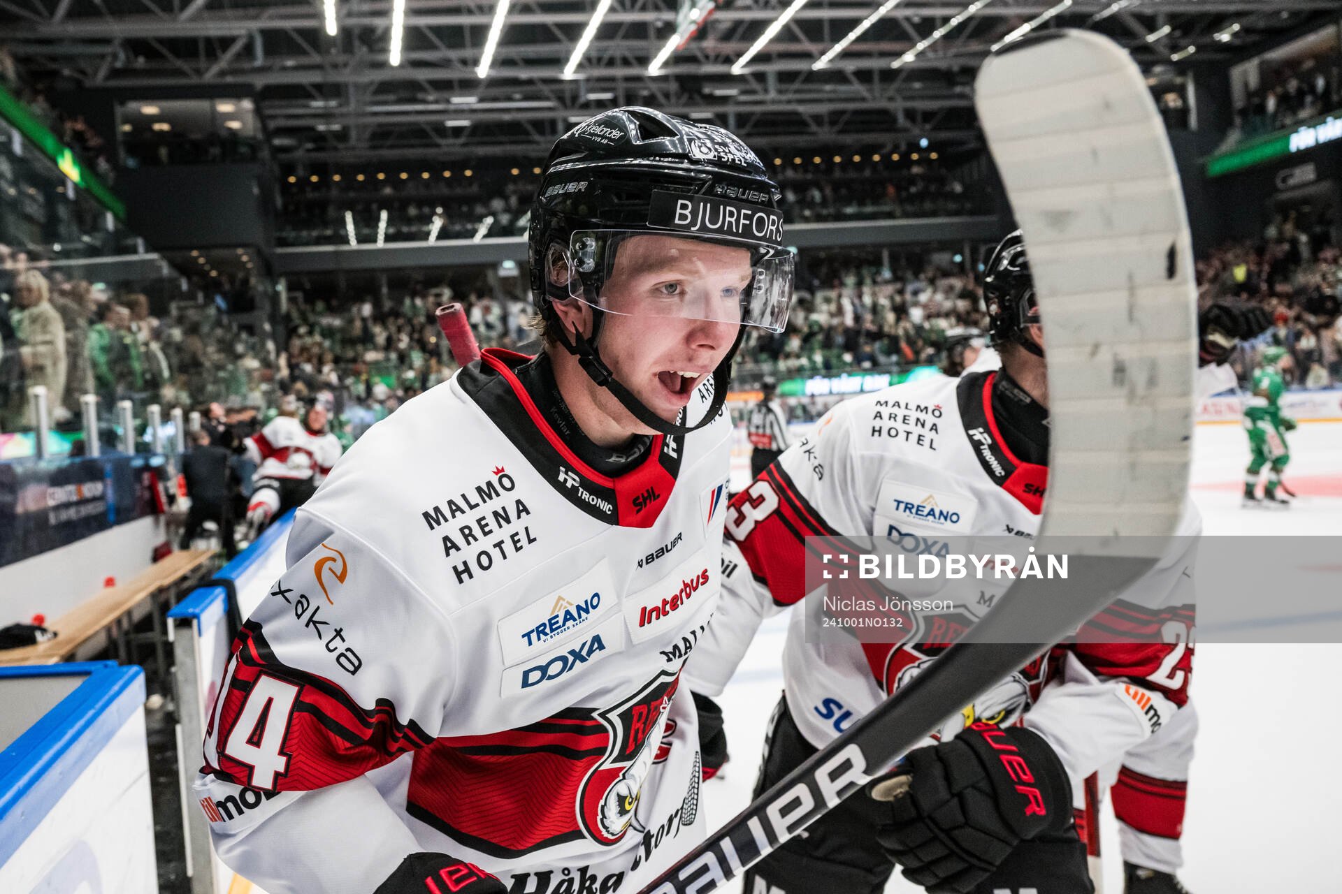 Malmö Redhawks Otto Stenberg jublar