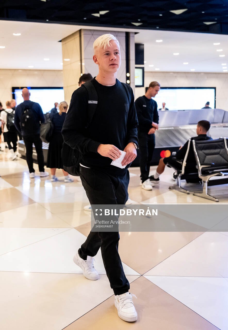 Otto Rosengren of Malmö FF arrives in Baku