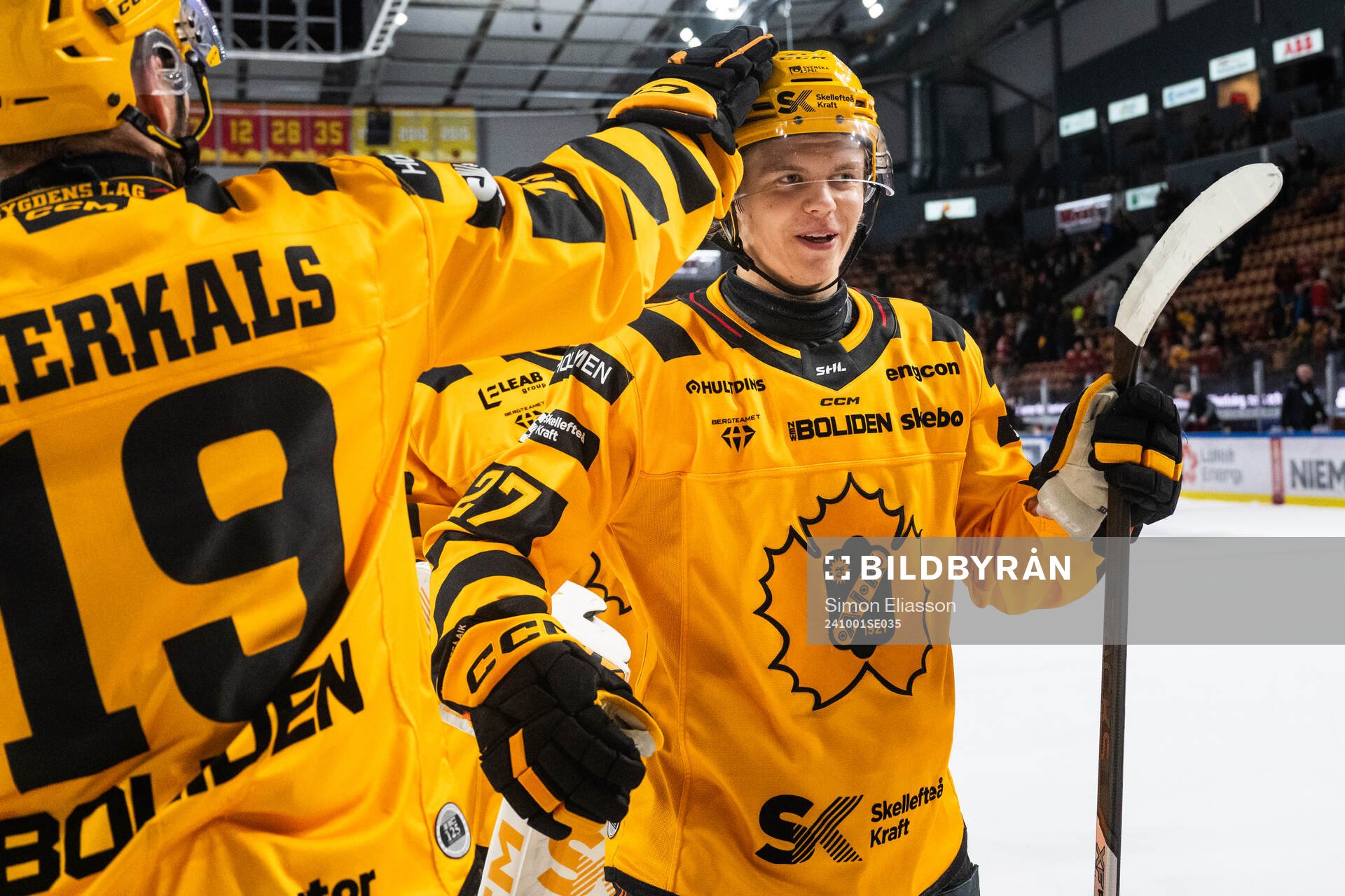 Skellefteås Oskar Vuollet jublar
