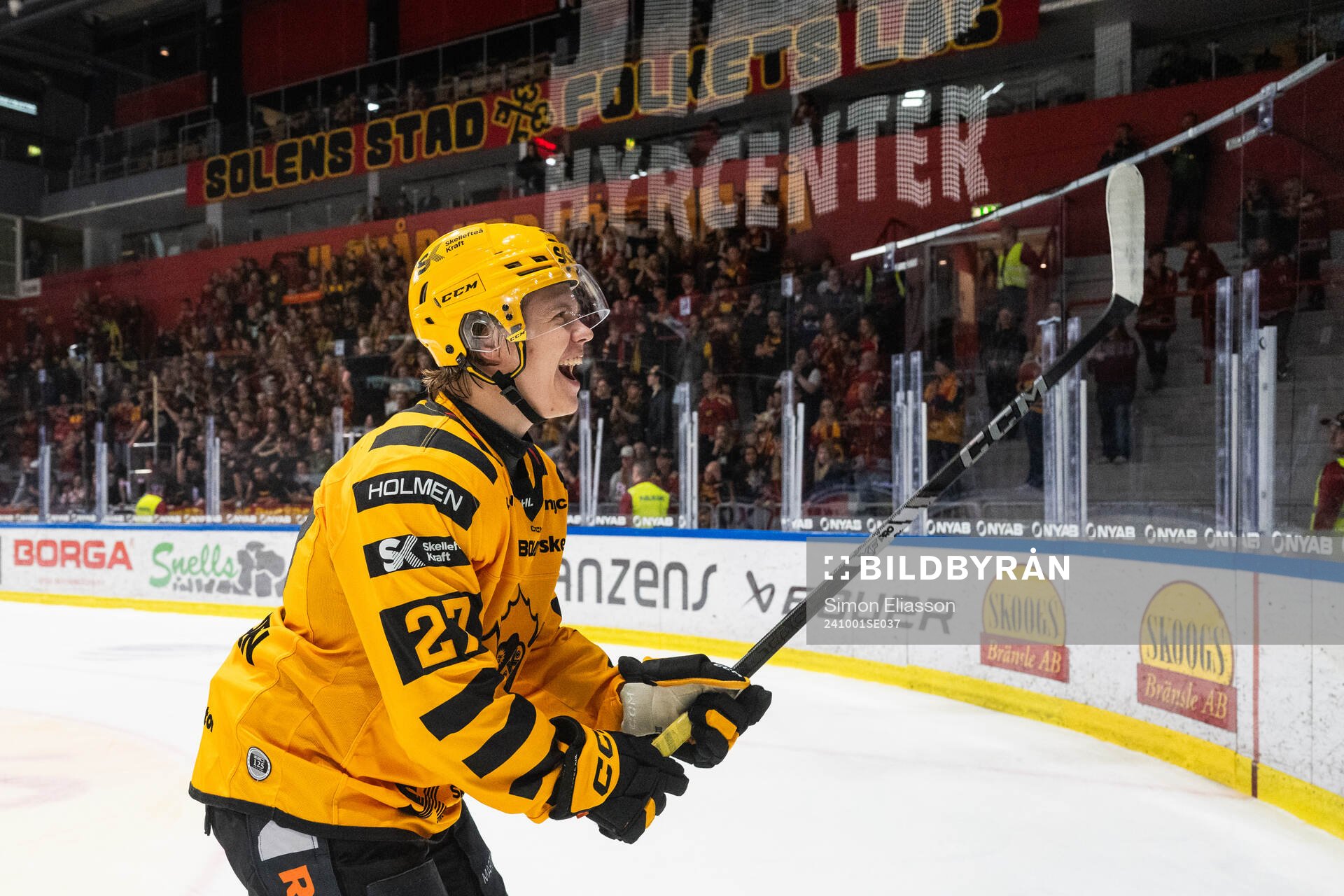 Skellefteås Oskar Vuollet jublar