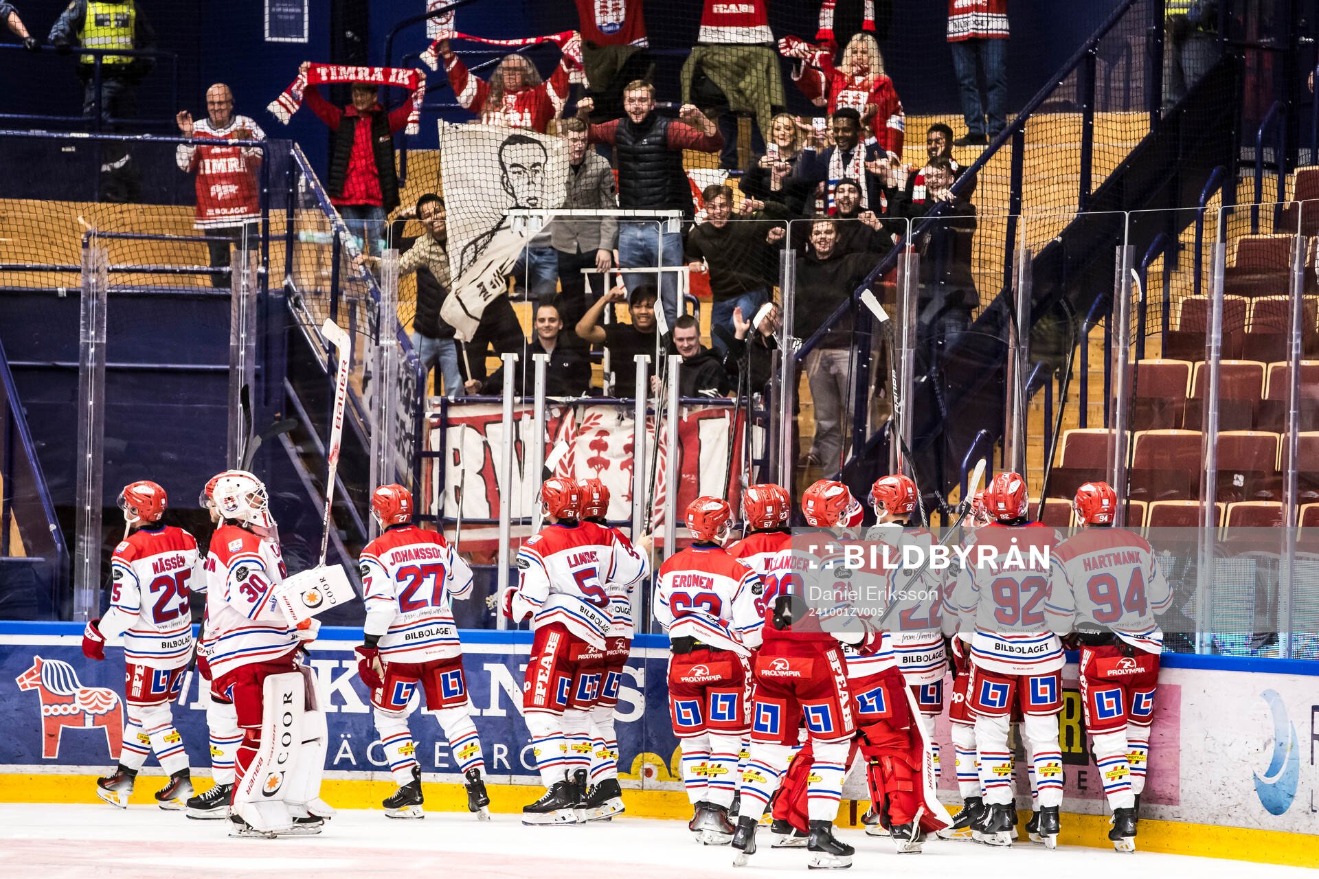 Timrås spelarna jublar