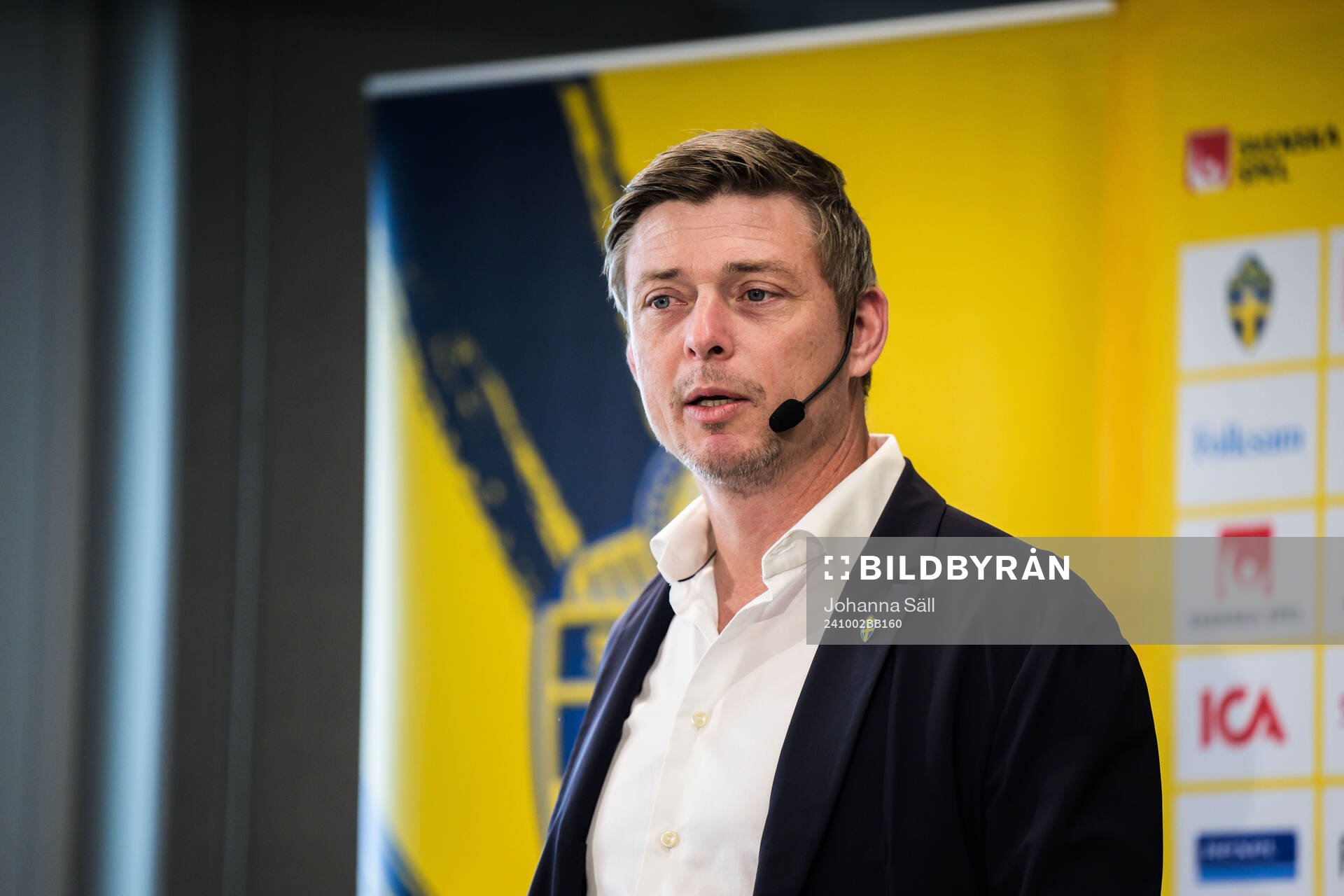 Head coach Jon Dahl Tomasson of the Swedish national